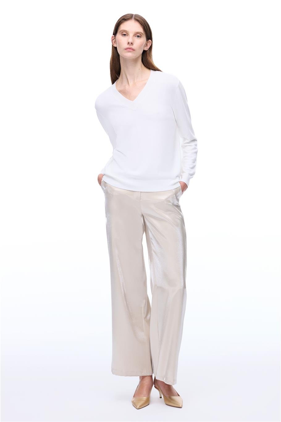 Triko Rahat Kalıp Standart Boy Takma Kol V-Yaka Ekru Kazak