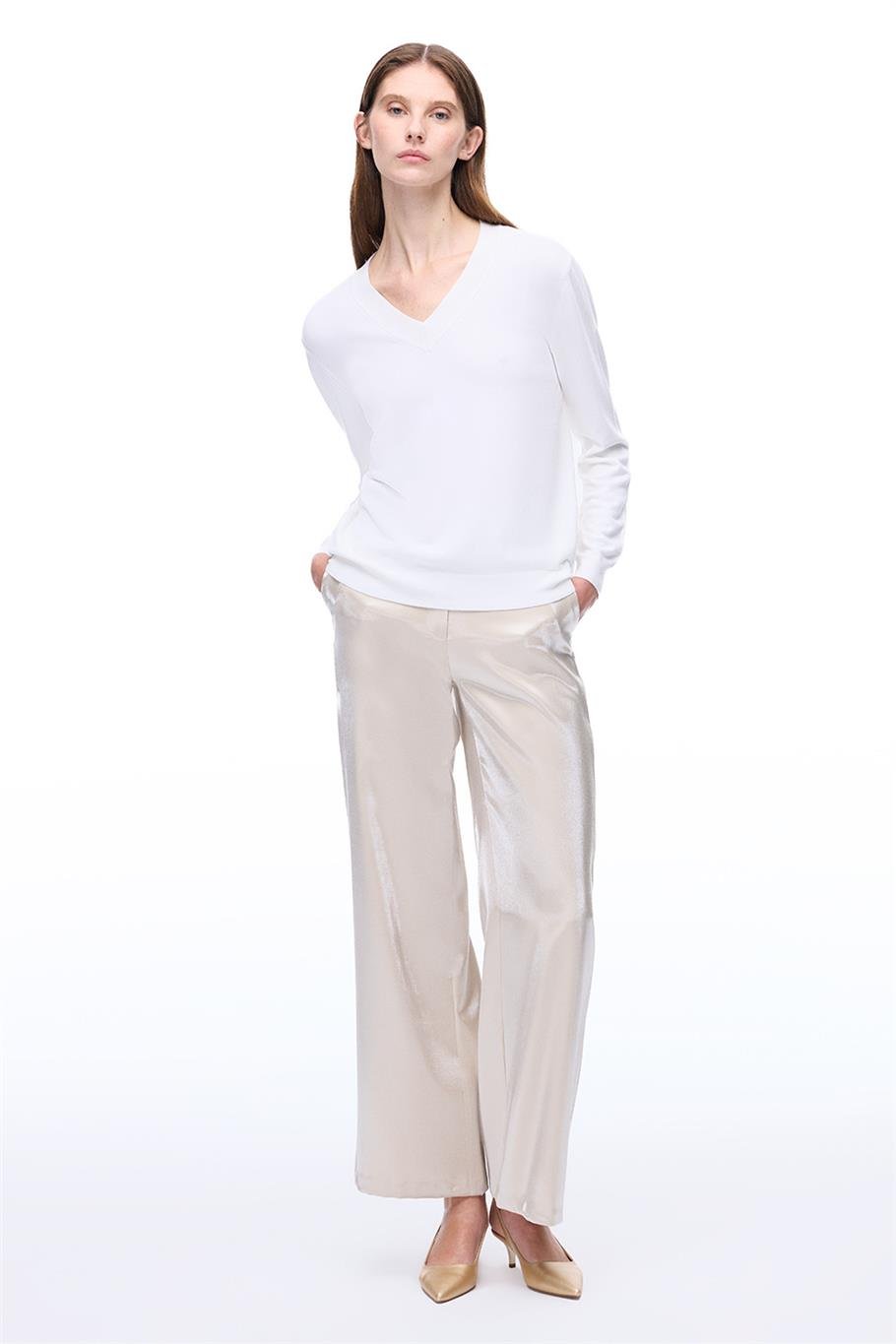 Triko Rahat Kalıp Standart Boy Takma Kol V-Yaka Ekru Kazak