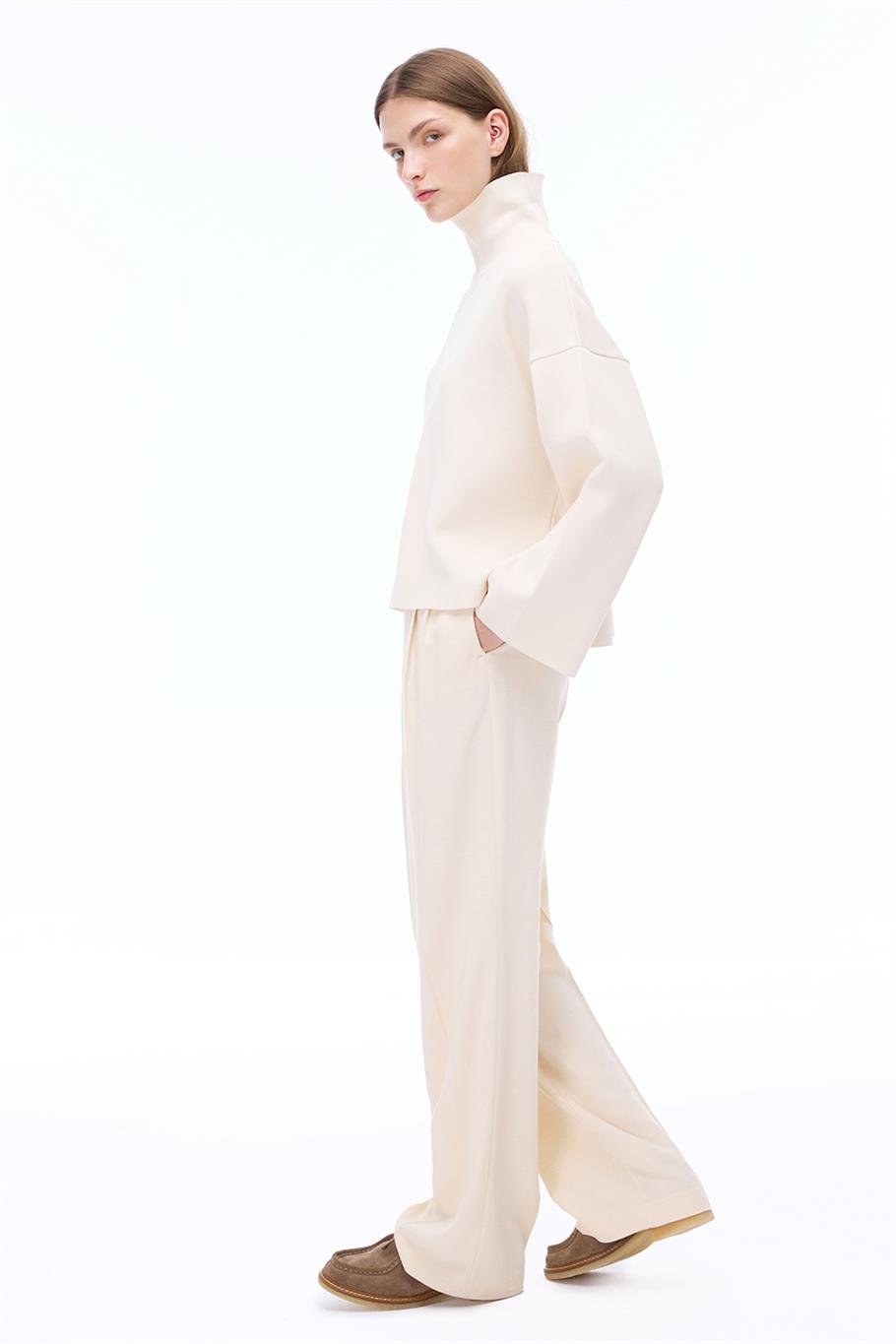 Triko Regular Fit Standart Boy Düşük Kollu Dik Yaka Ekru Kazak