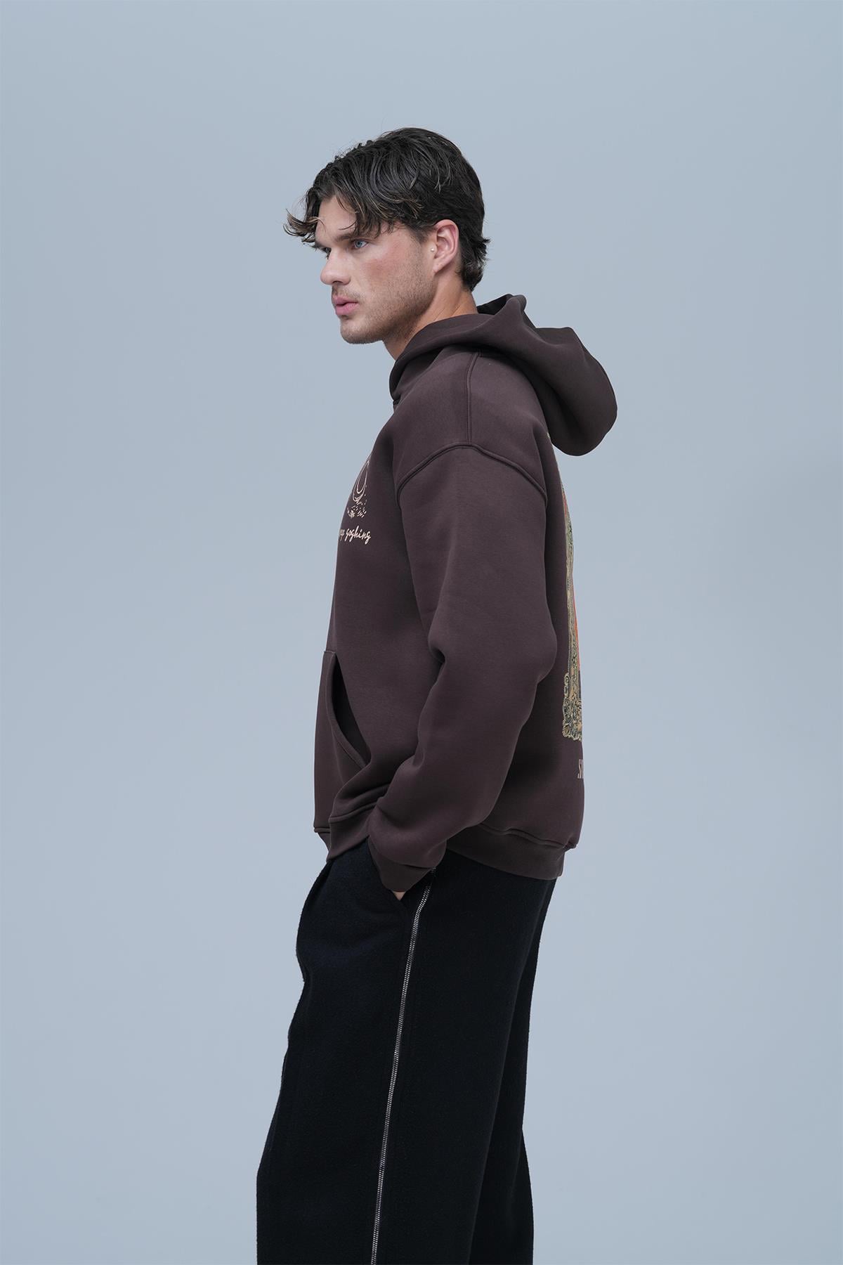 Beyond the Frame Oversize Sweatshirt Erkek Kahverengi