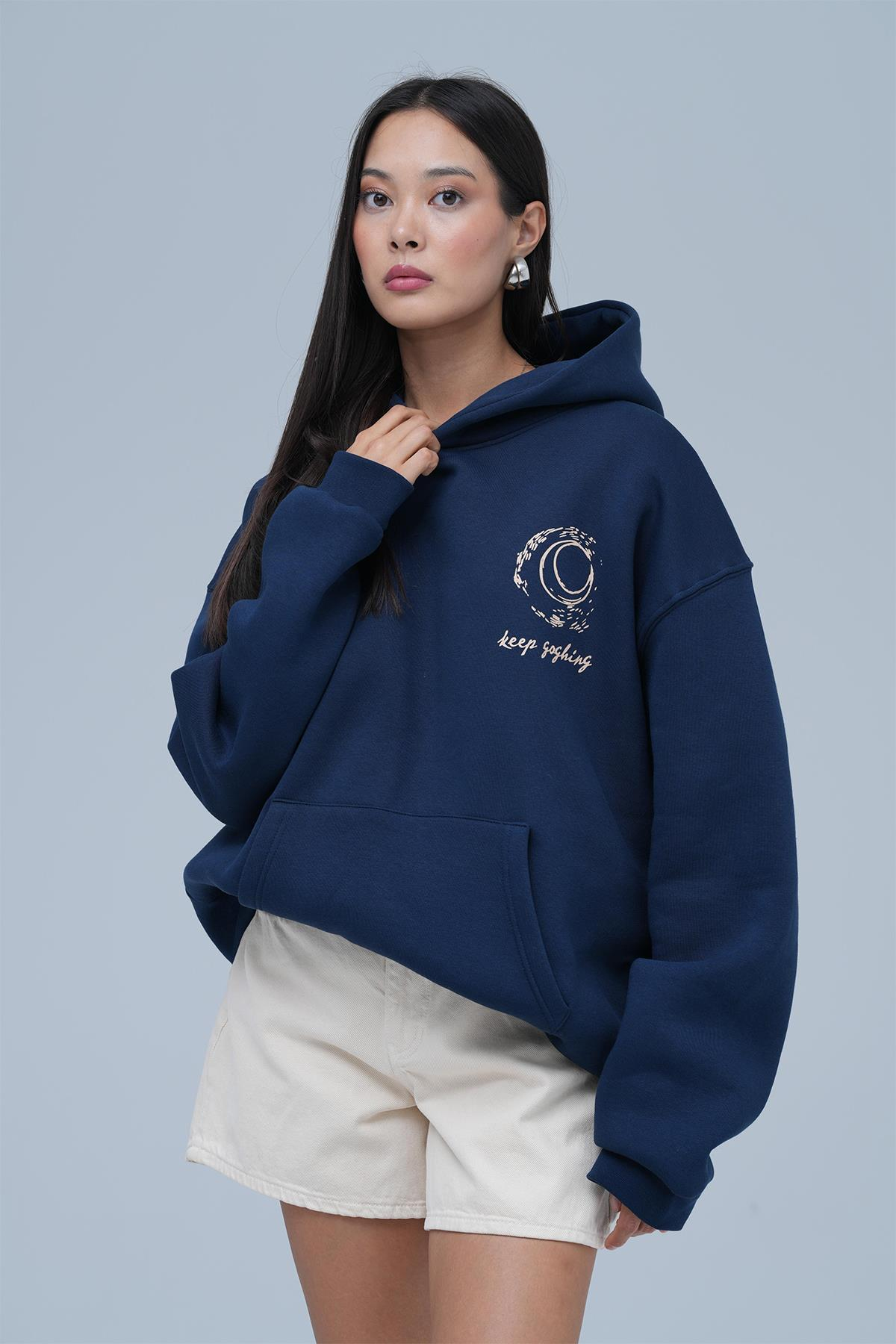 Beyond the Frame Oversize Sweatshirt Kadın İndigo