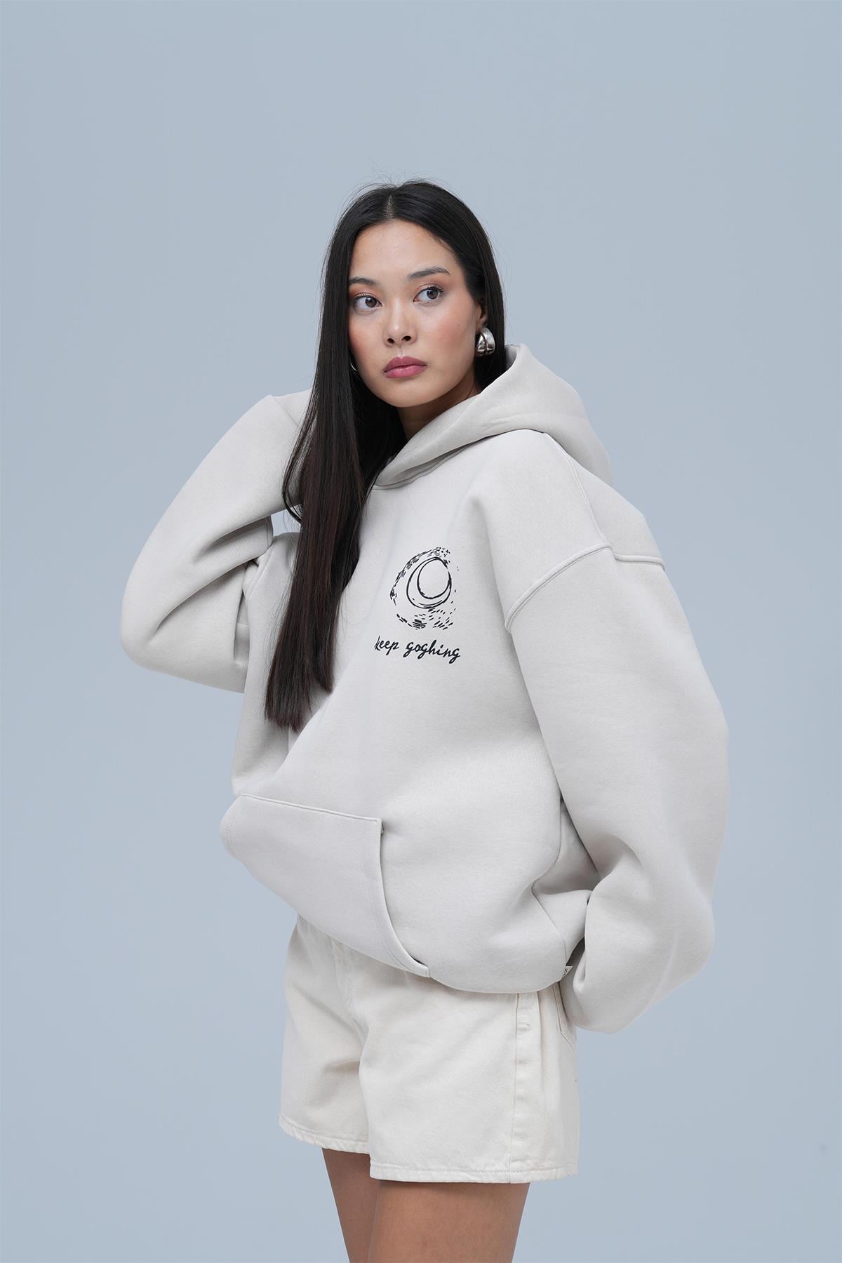 Beyond the Frame Oversize Sweatshirt Kadın Stone