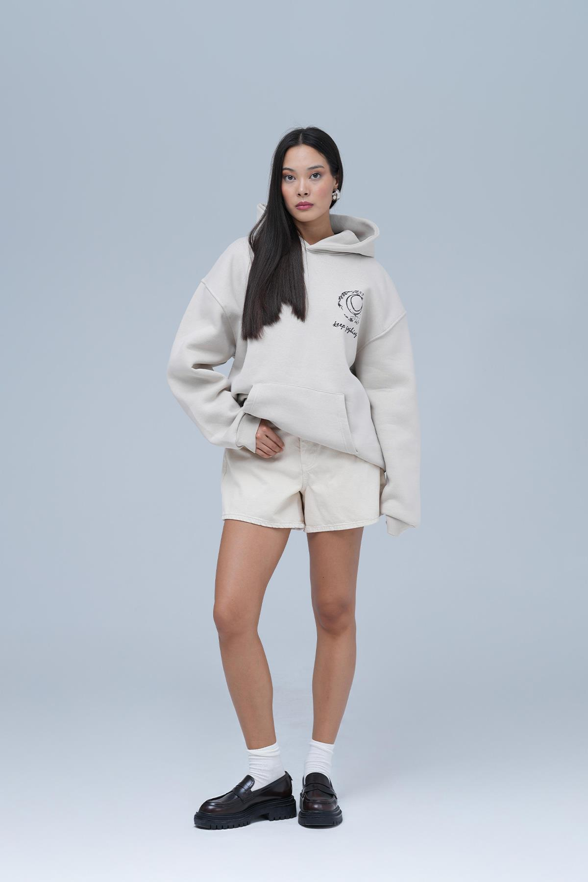 Beyond the Frame Oversize Sweatshirt Kadın Stone