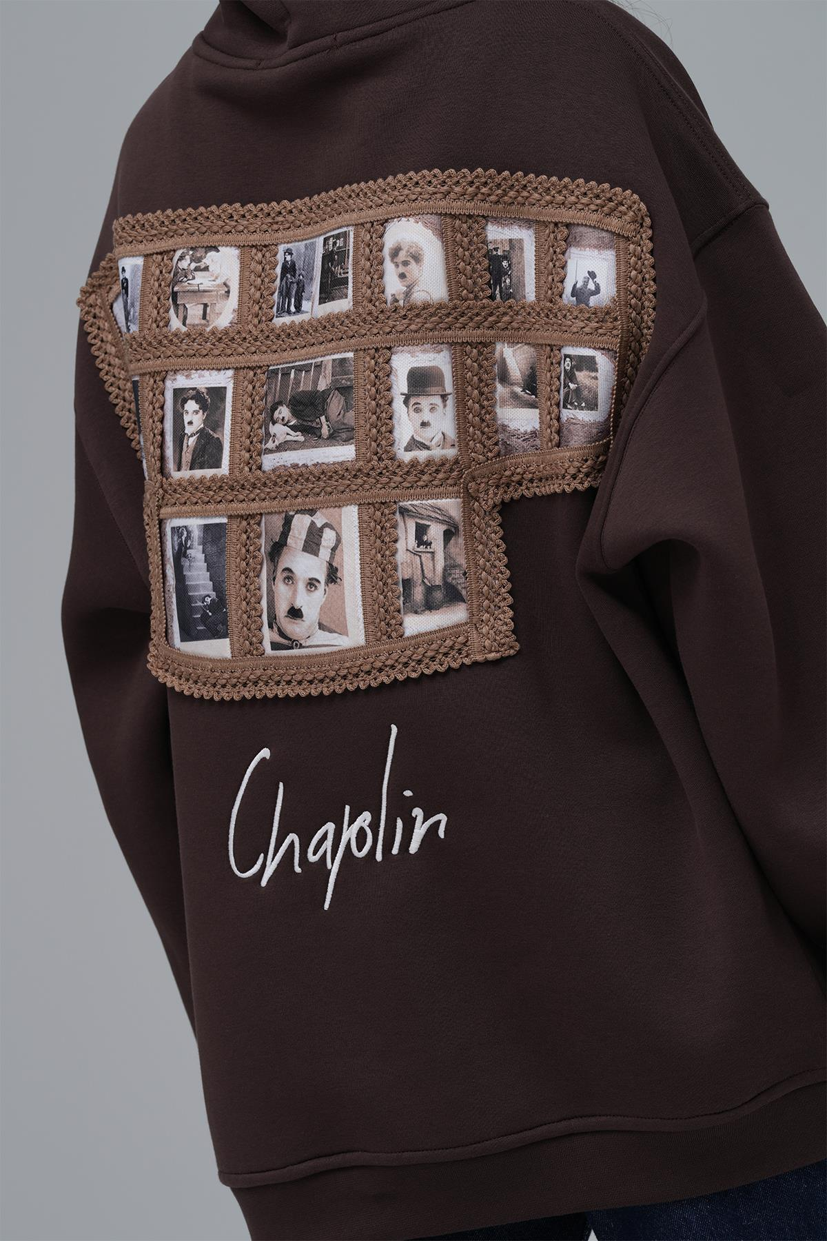 Frames of Laughter Oversize Sweatshirt Kadın Kahverengi