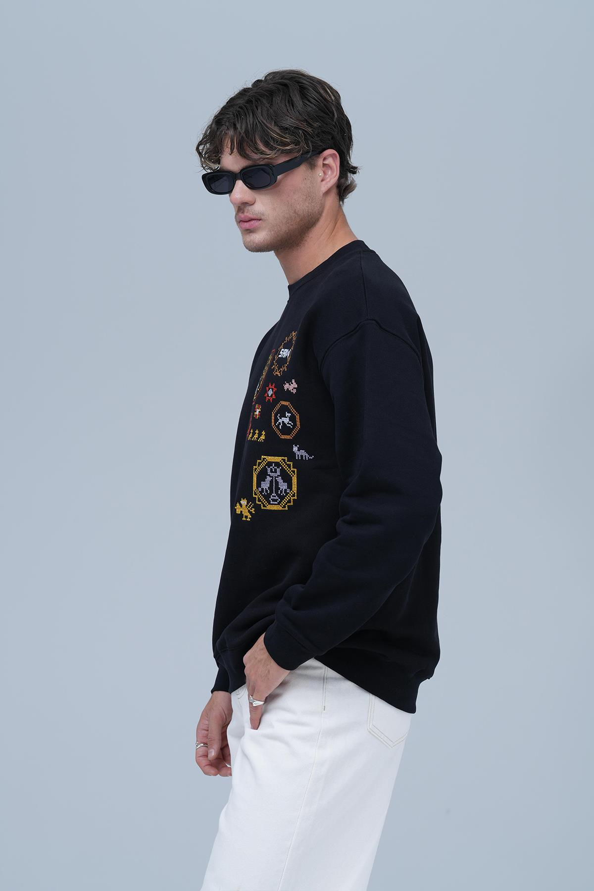 Pixel Heritage Bisiklet Yaka Sweatshirt Erkek Siyah
