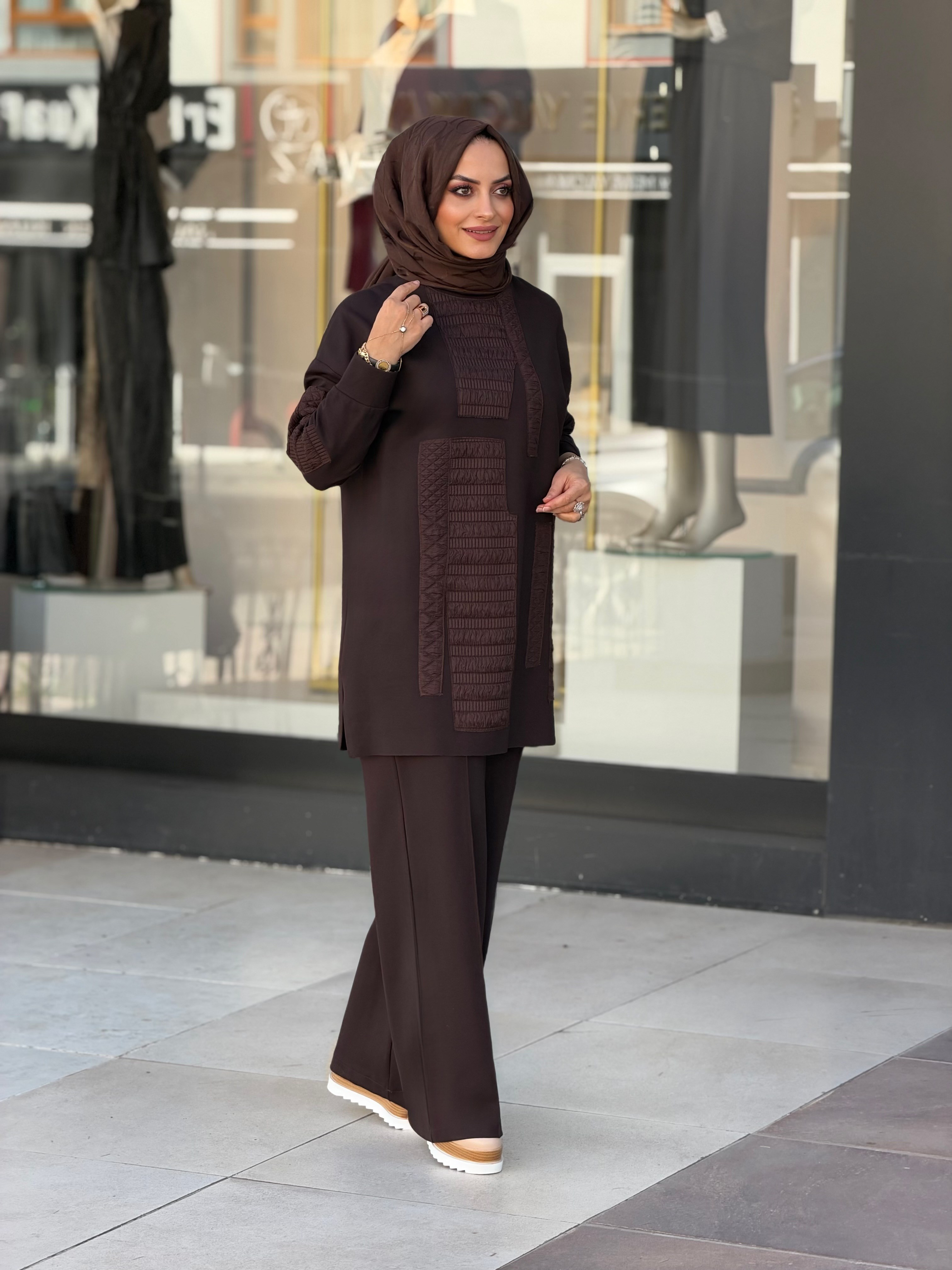 ÖNÜ KAPİTONE LUNA TAKIM