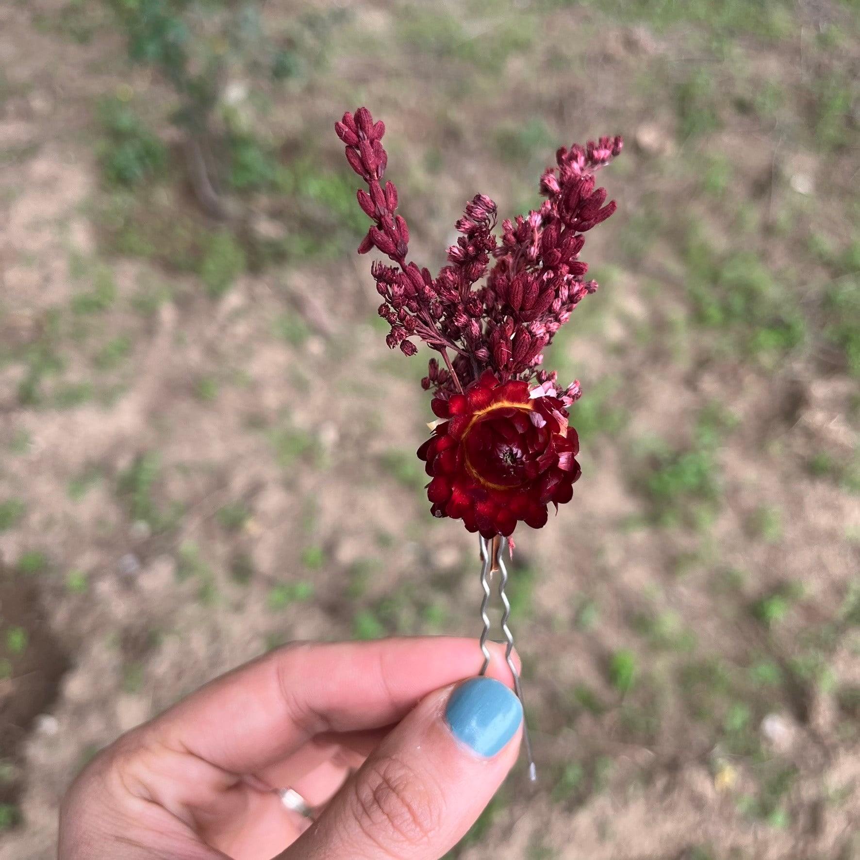 BORDO YAKA ÇİÇEĞİ 