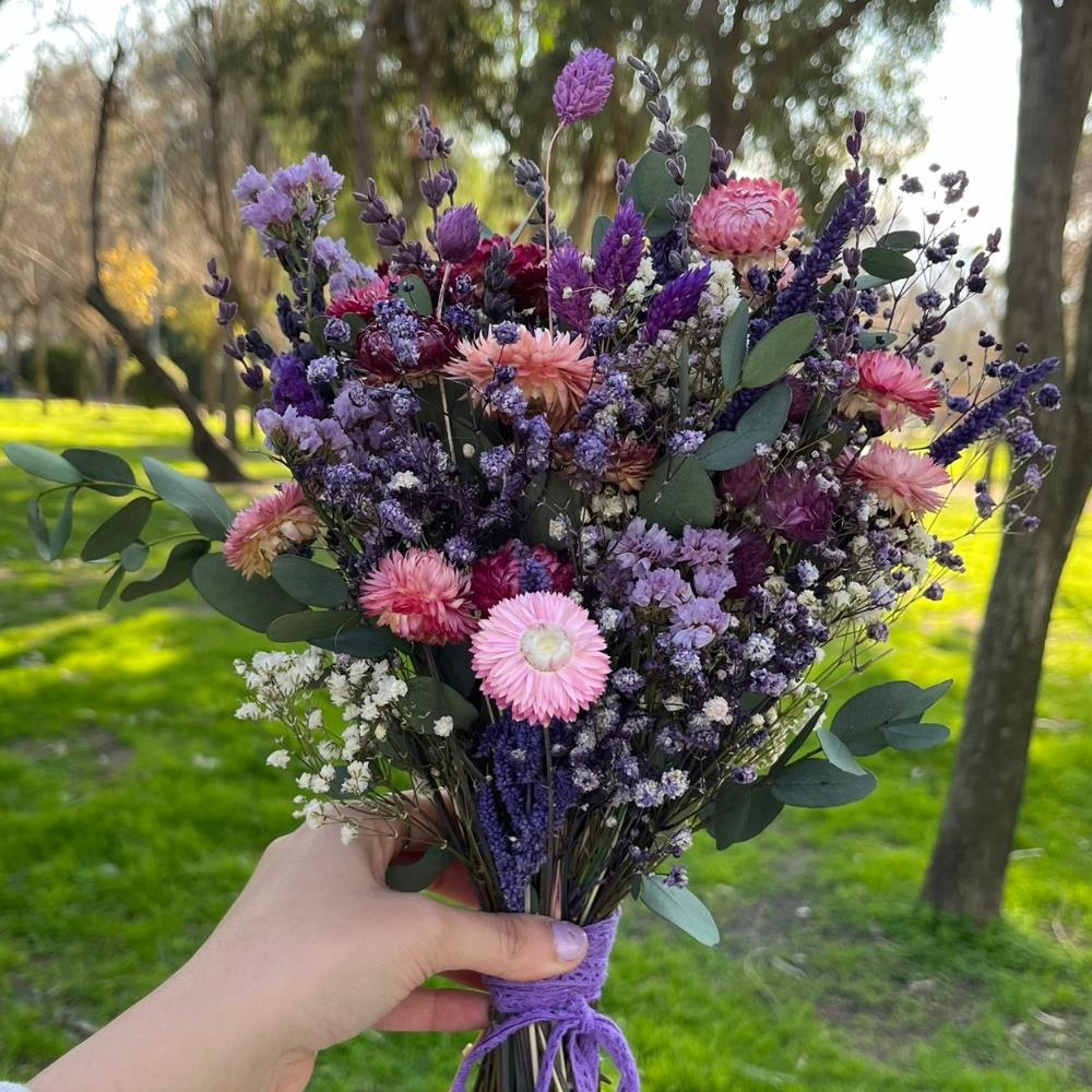 MOR IŞILTI KURU ÇİÇEK BUKET