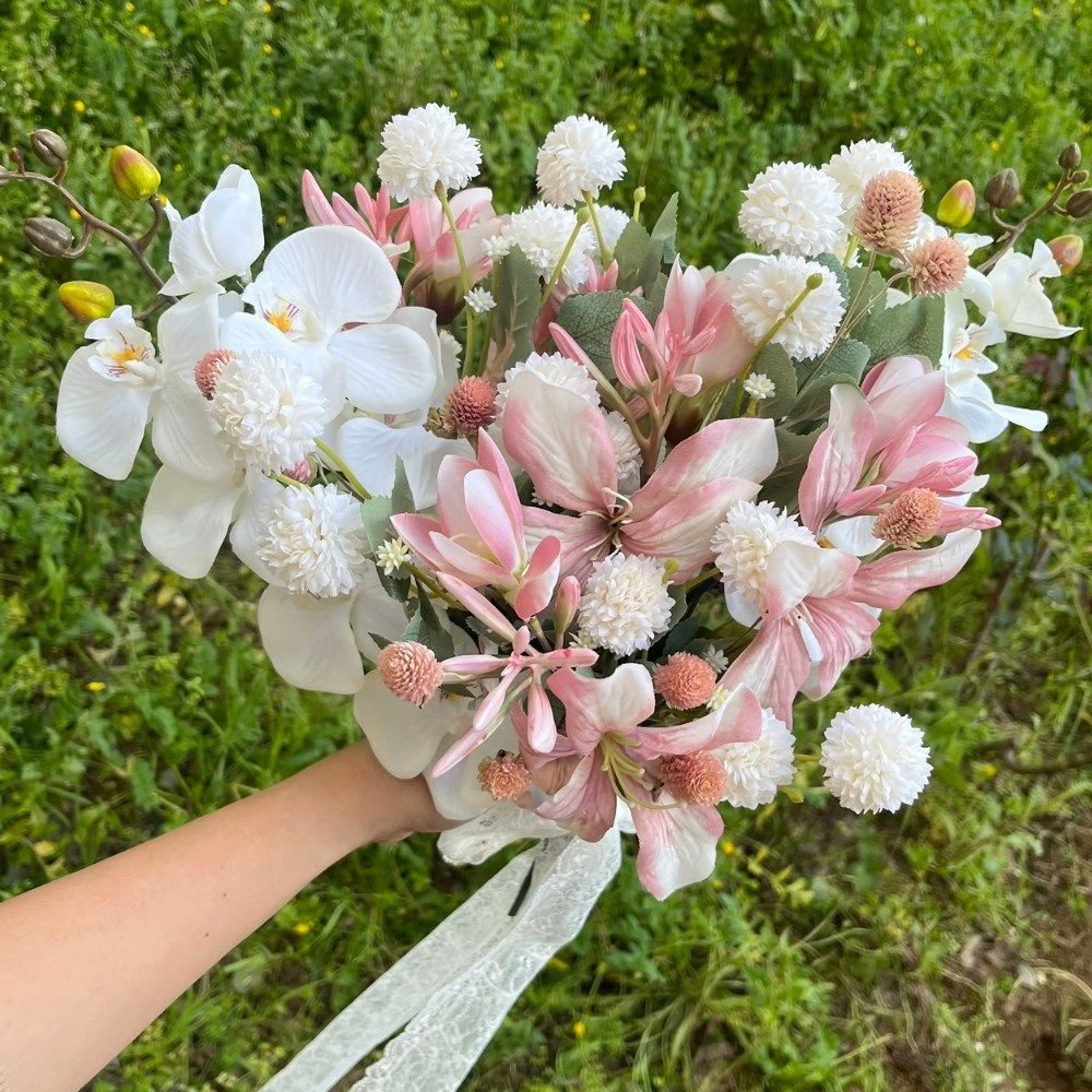 PUDRA PEMBE YAPAY ÇİÇEK BUKET
