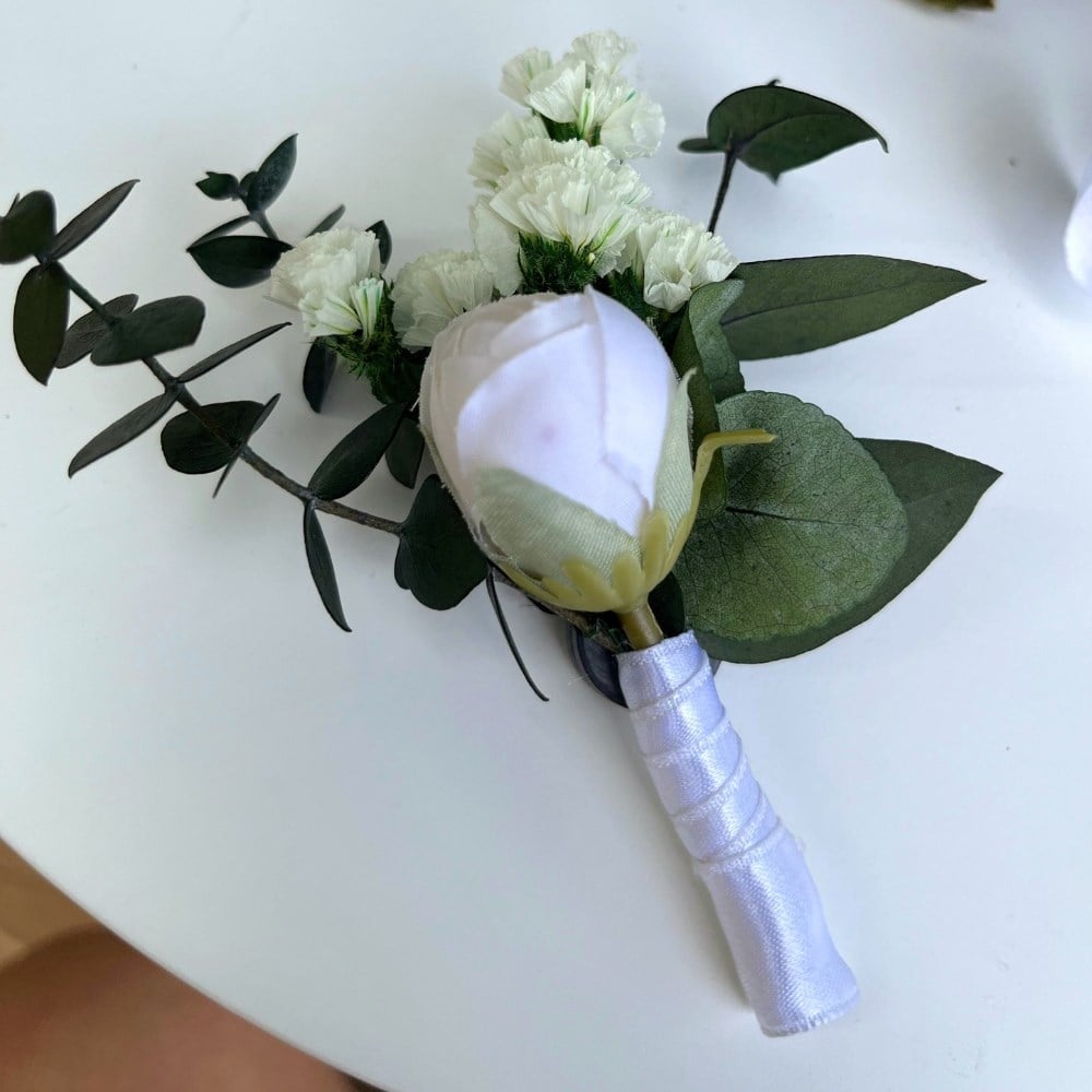 ROMANTİK BEYAZ YAKA ÇİÇEĞİ 
