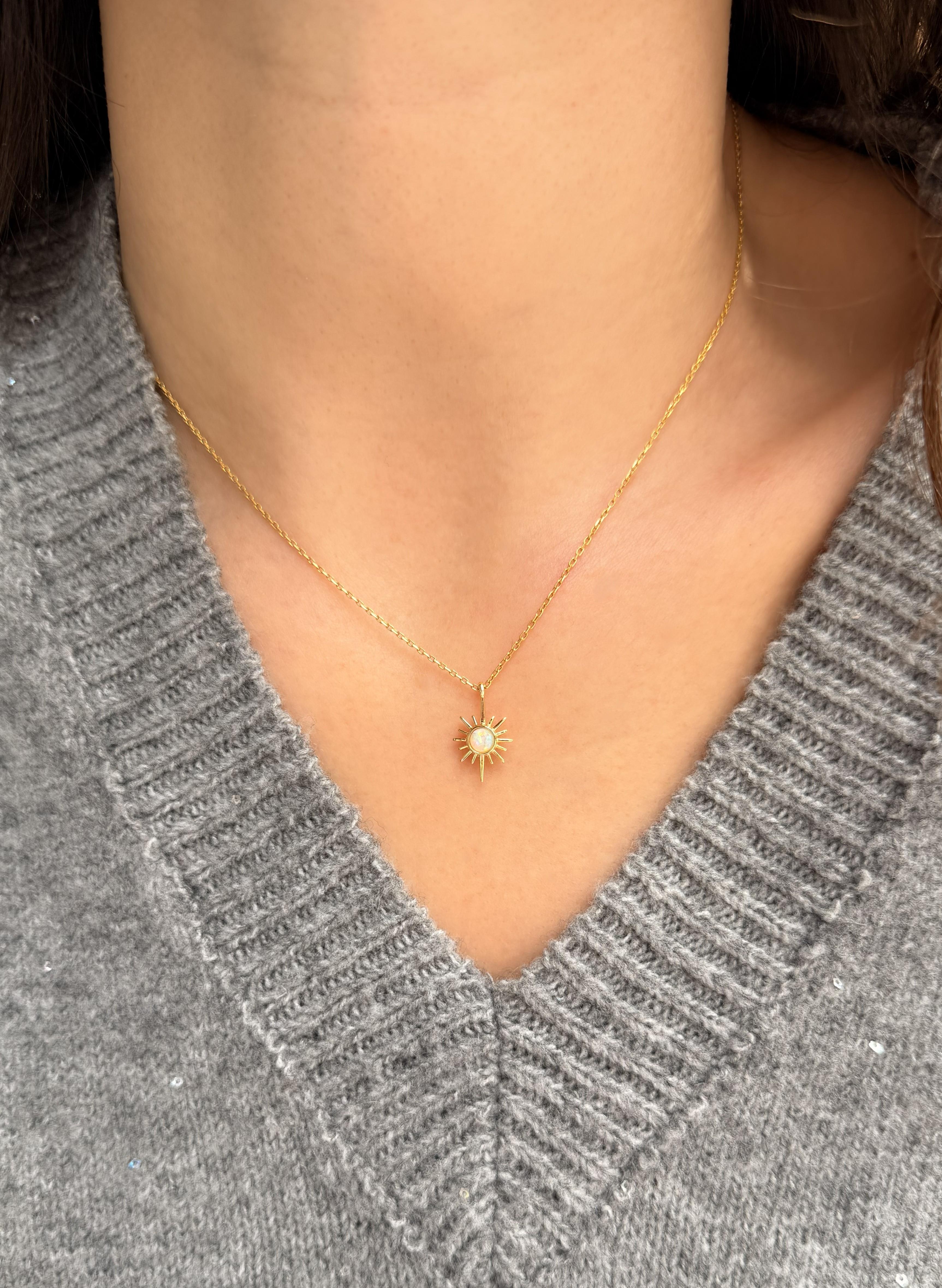 Opal Taşlı Gümüş Kuzey Yıldızı Kolye