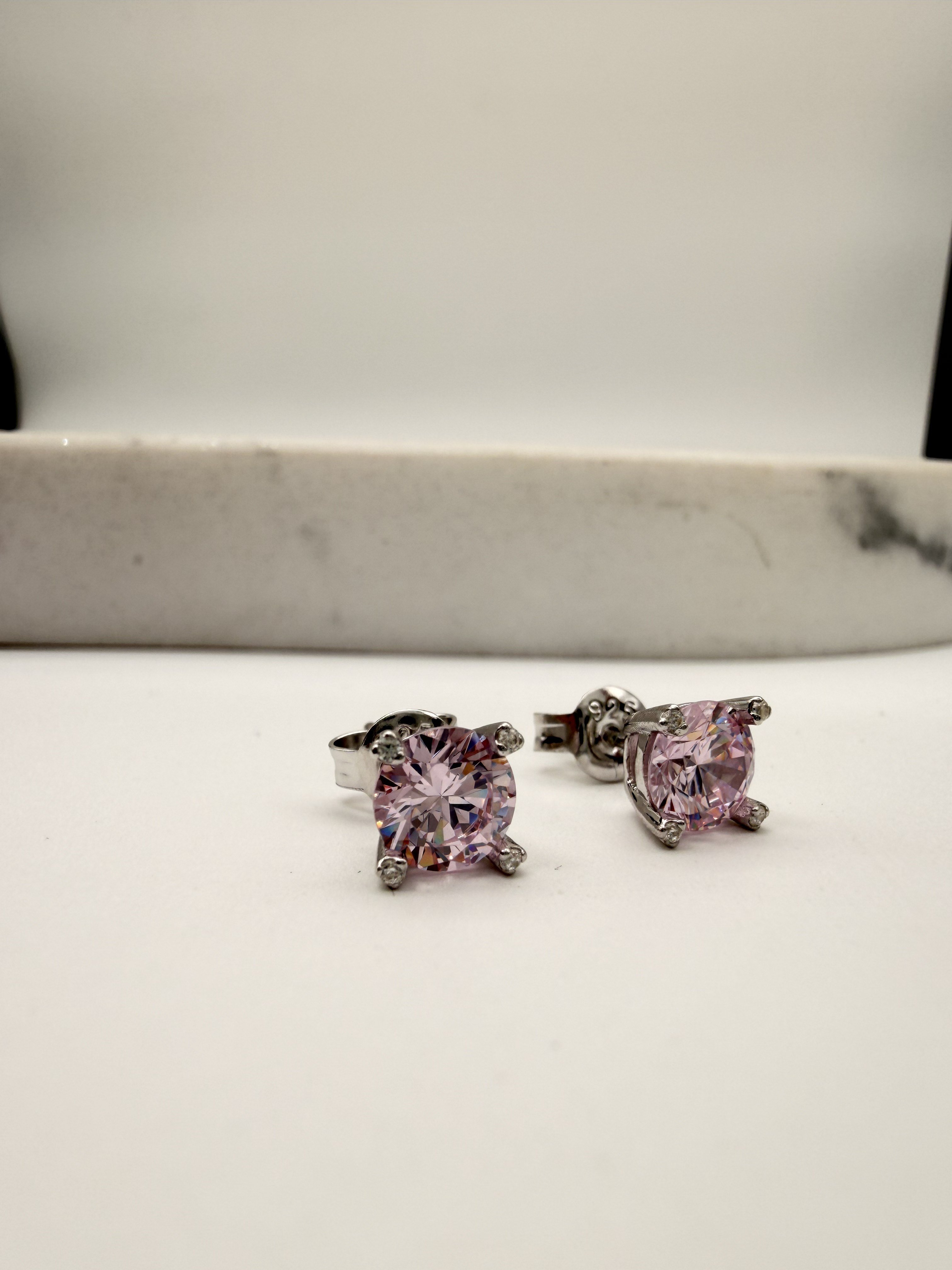 PEMBE TAŞLI 4MM PIRLANTA MONTÜR KÜPE