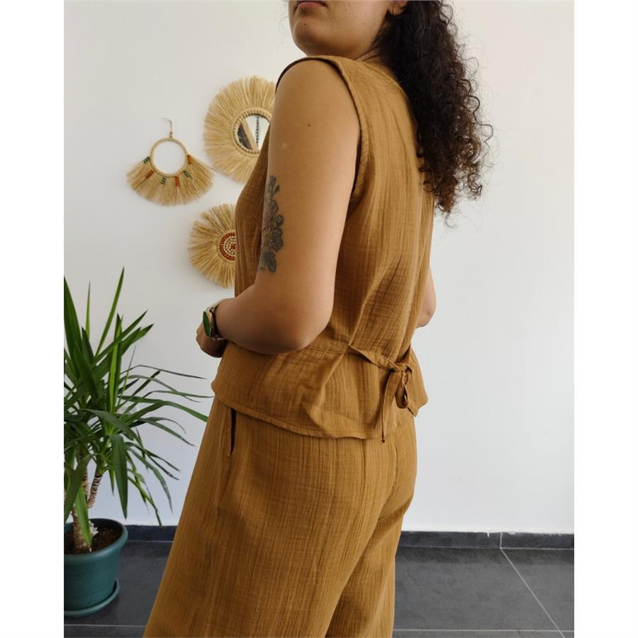 Müslin Düğmeli Camel Yelek
