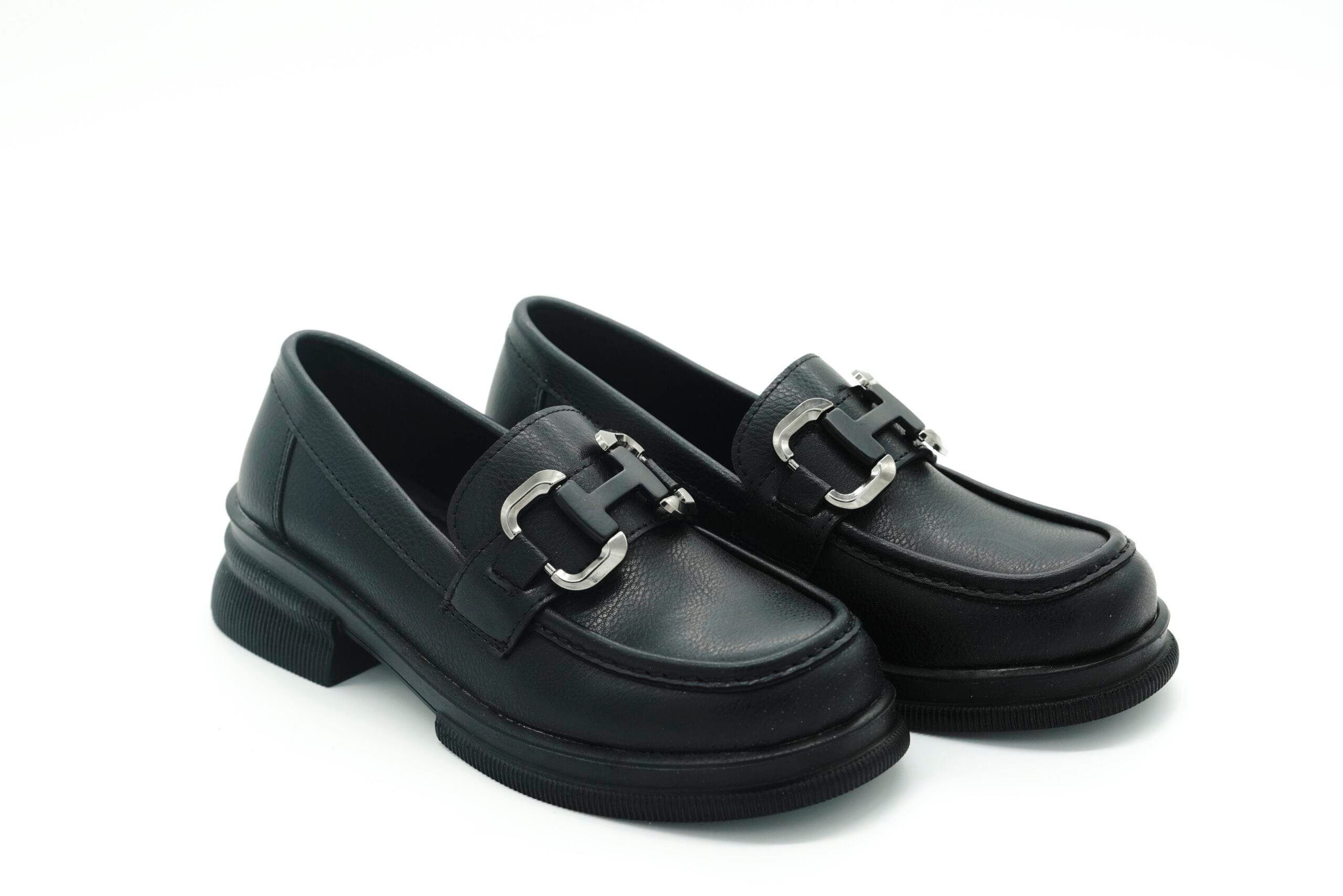 gumus-toka-detayli-loafer-siyah-a1-422.jpg