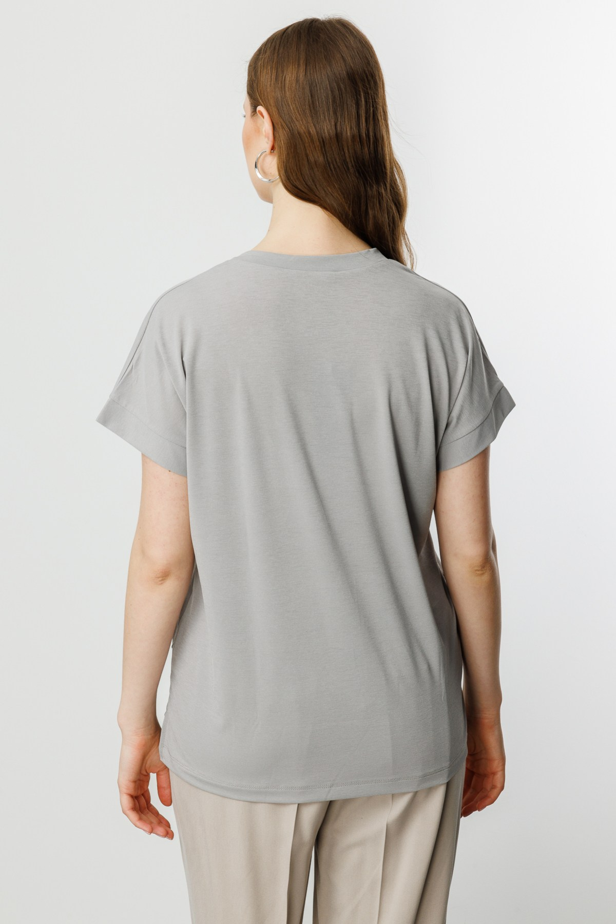 on-parcali-gorunumlu-basic-tisort-gri-528-99.jpg