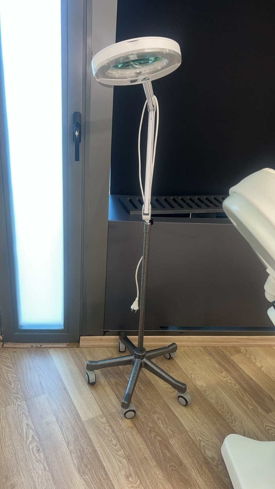 Ayaklı LED Işıklı, Büyüteçli, Loop Lamba 