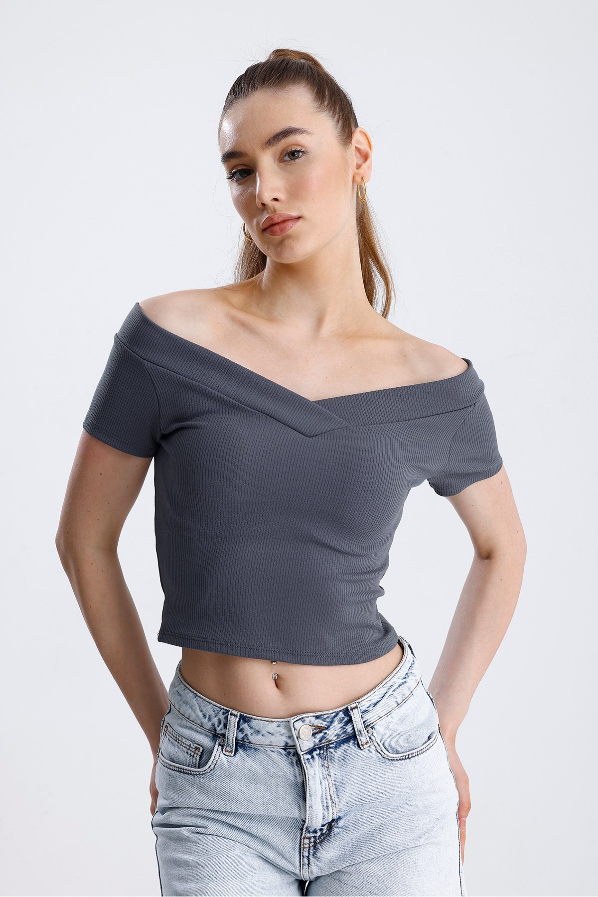 Kadın Kısa Kollu Büstiyer Crop fitilli ön arkası v