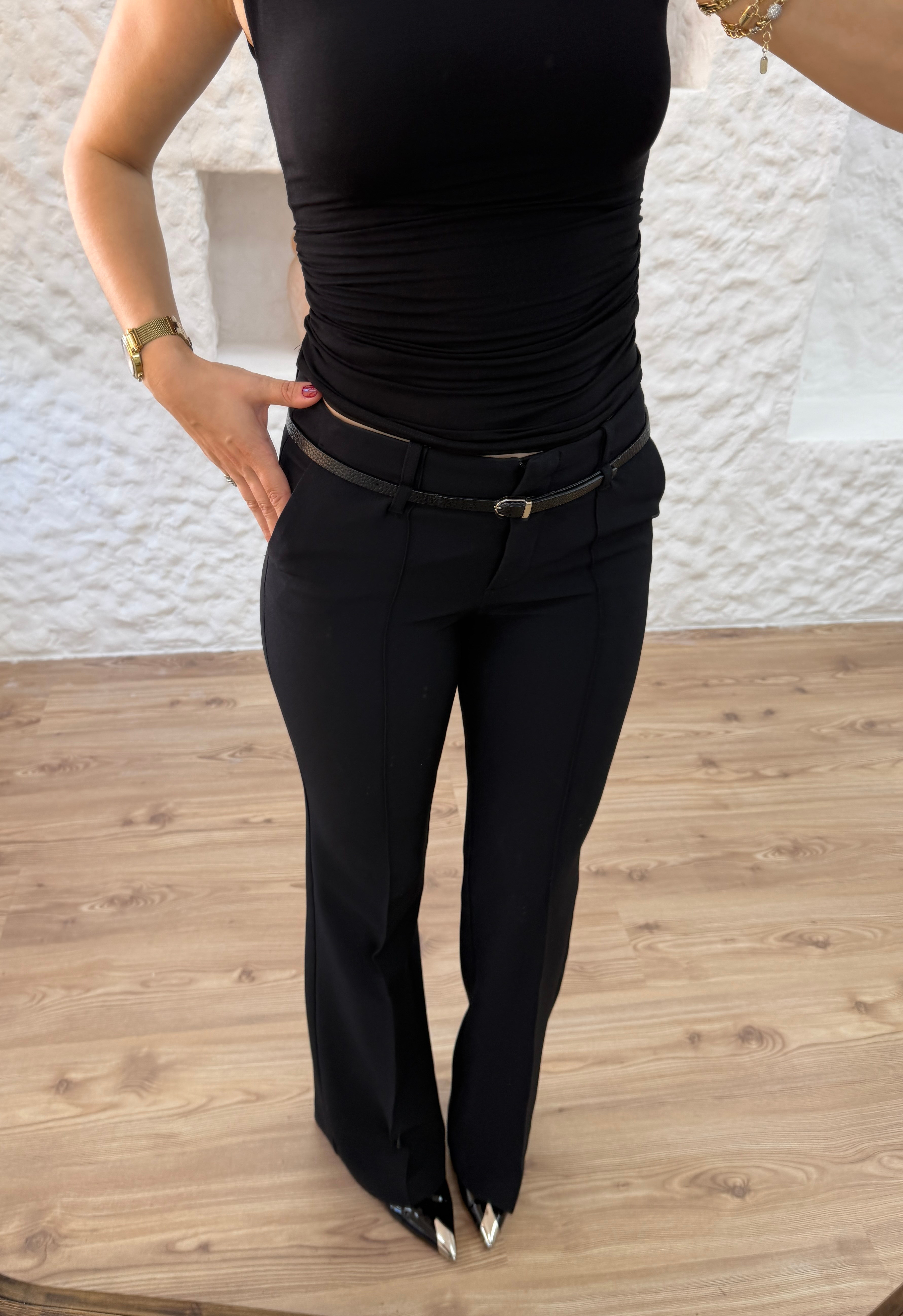KEMERLİ DÜZ KESİM PANTOLON