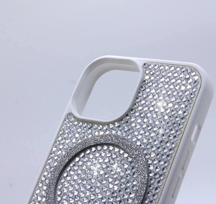 iPhone Kılıf 15 MagSafe Özellikli Beyaz Taşlı