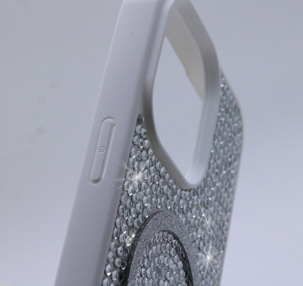 iPhone Kılıf 15 Pro Max MageSafe Özellikli Beyaz Taşlı