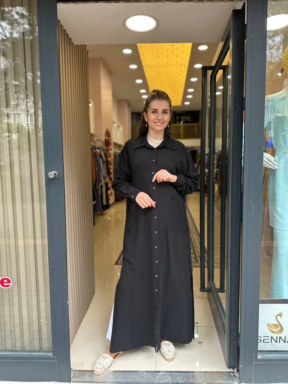 Heddy & Nurcan Çetin 23202 Siyah Yırtmaçlı Kap