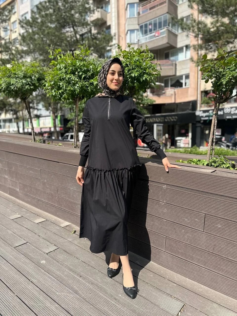 İnvee 6389 Siyah Fırfır Detaylı Elbise