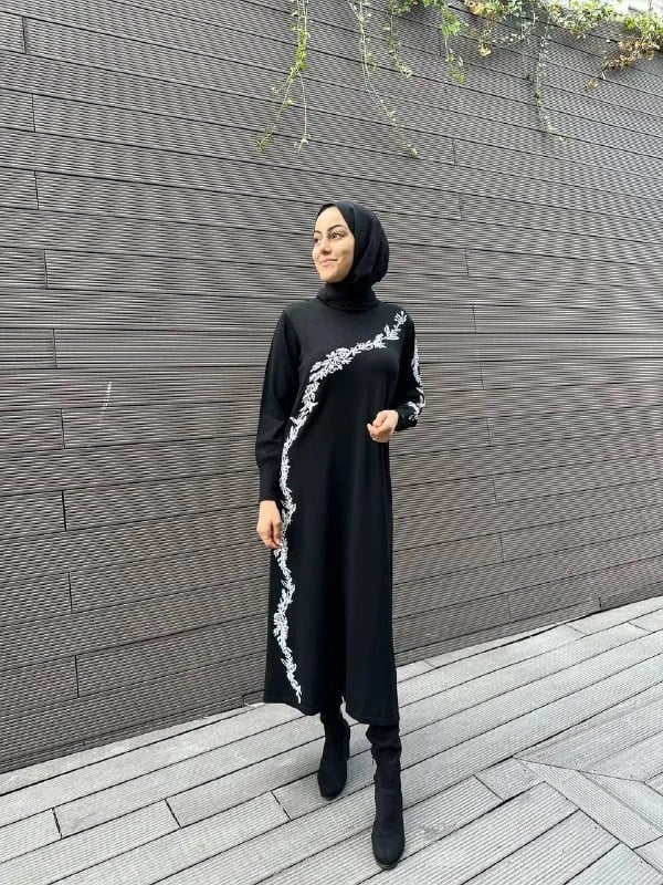 İnvee 6848 Siyah Güldalı Triko Elbise