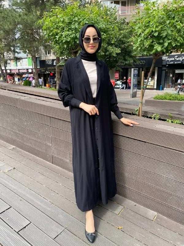 İnvee 6897 Siyah Düğmeli Kap