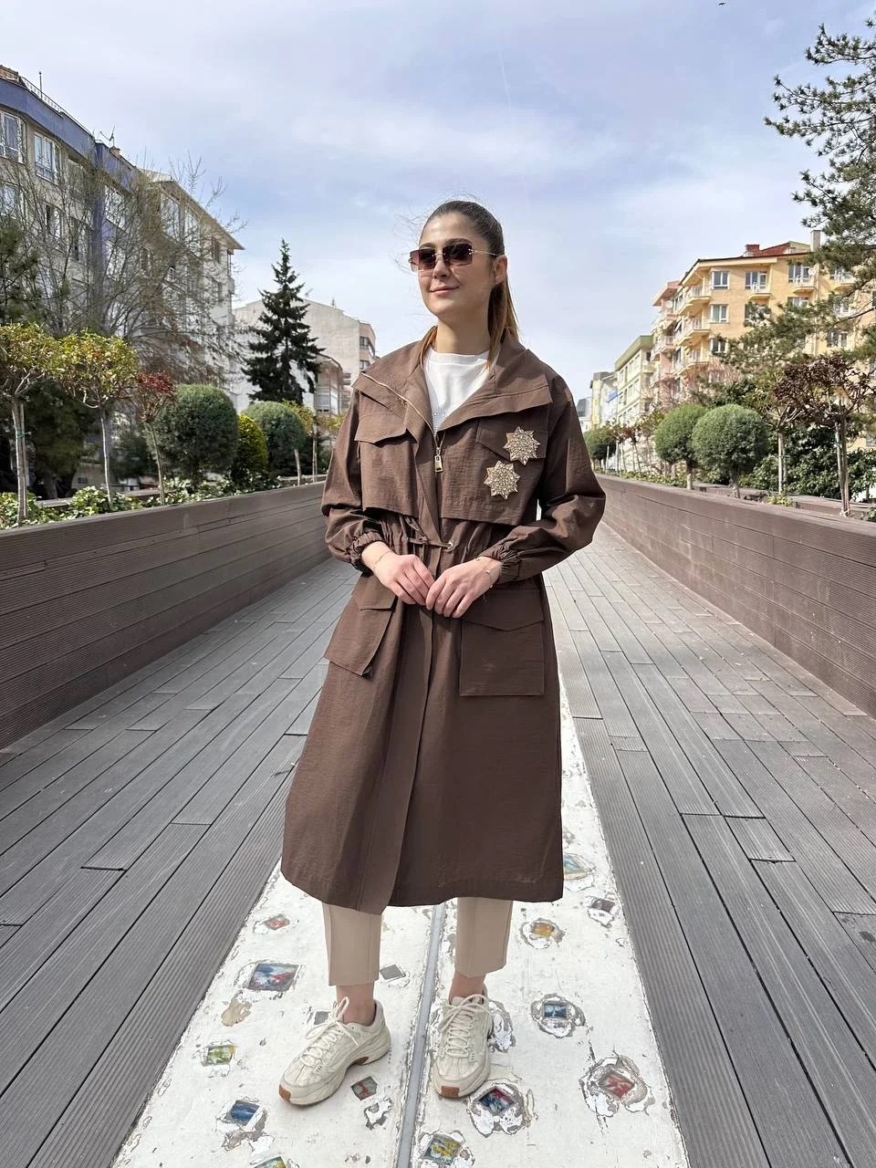 Lisa Exclusive 5055 Kahve Taş İşlemeli Trenç