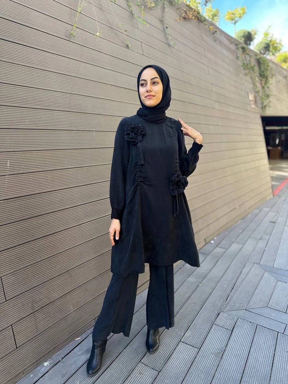 Misswhence 34026 Siyah Gül Detaylı İpek Tunik