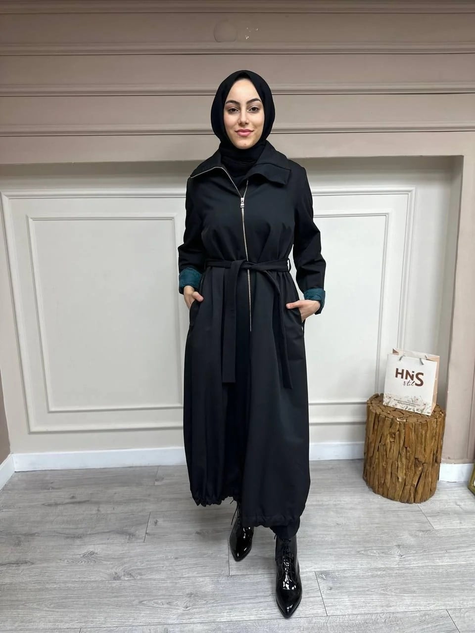Misswhence 34508 Siyah Etek Ucu Detaylı Kap