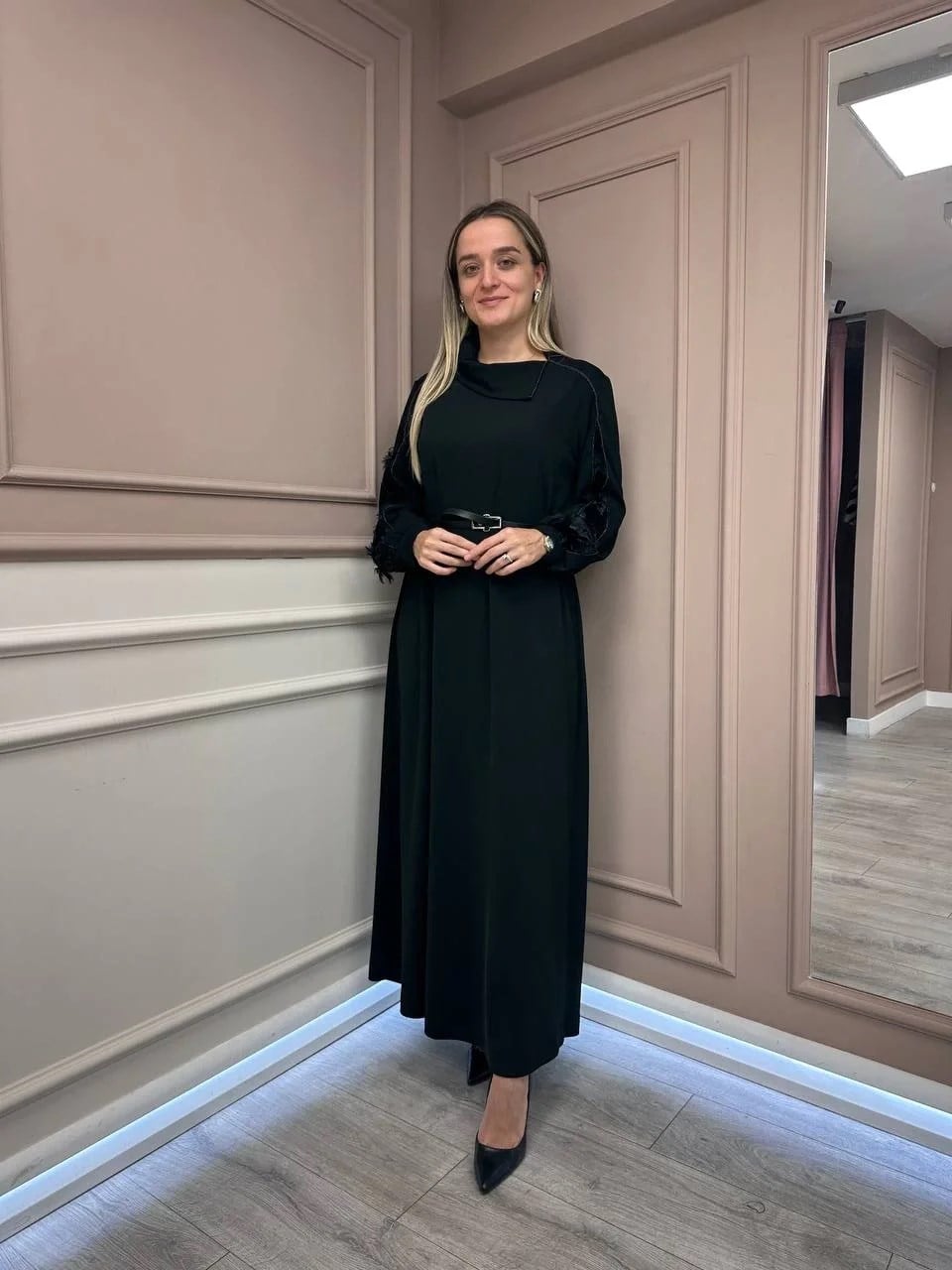Misswhence 38800 Siyah Kadife Detaylı Elbise