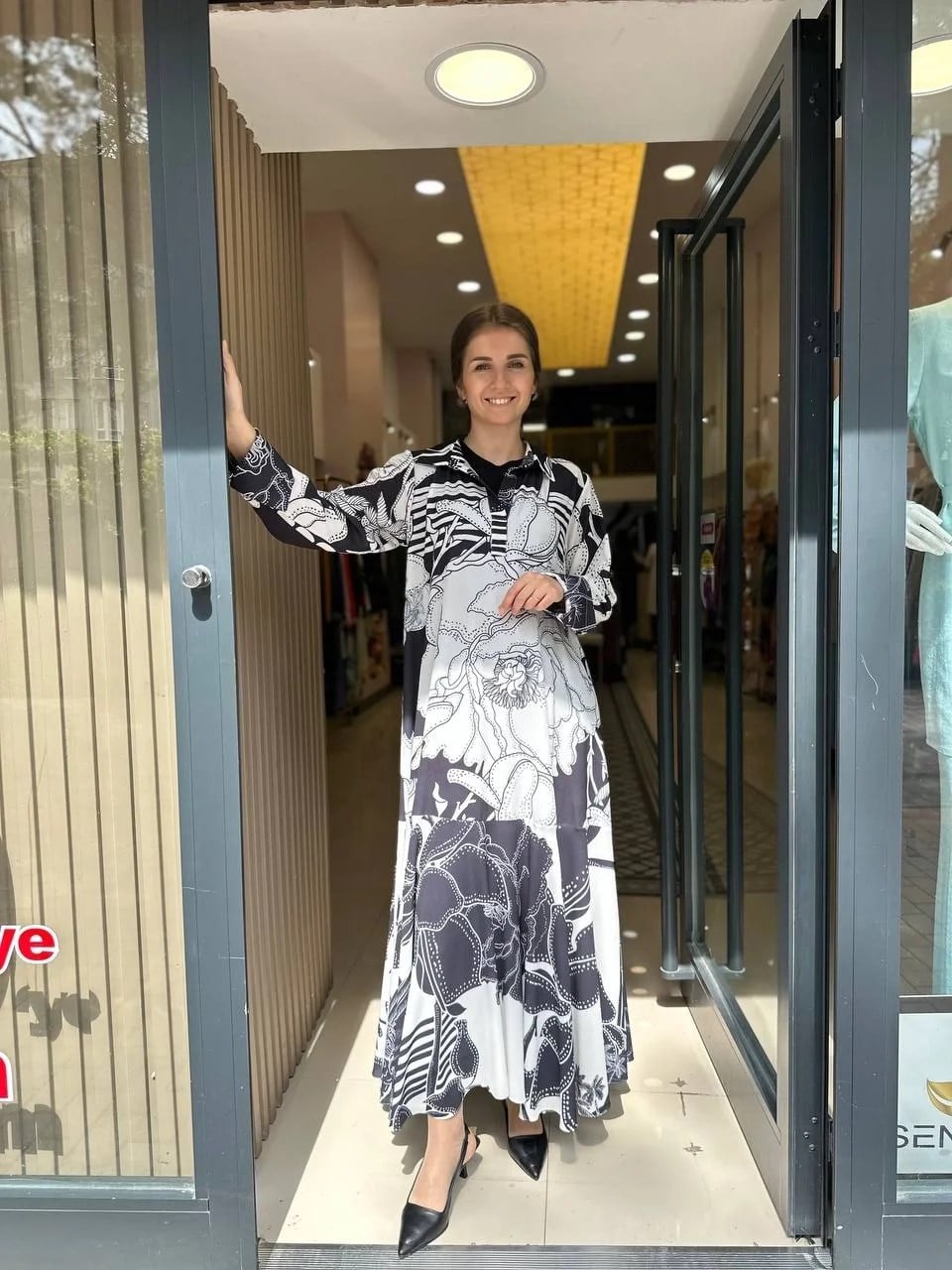 Noi 53261 Siyah Renk Manolya Desen Gömlek Elbise