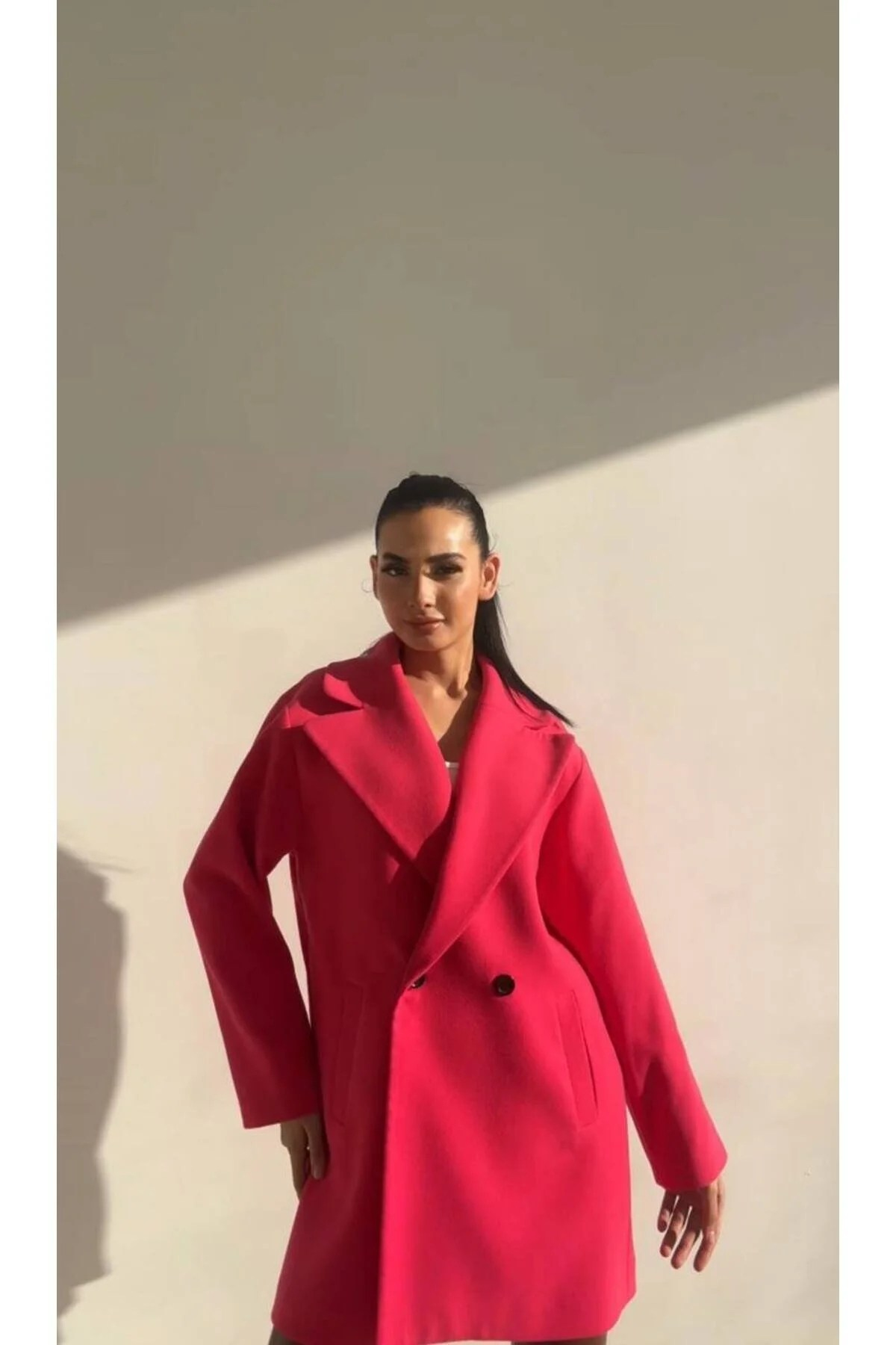 Oversize Geniş Kesim Düğmeli Kısa Kaşe Kaban Fuşya