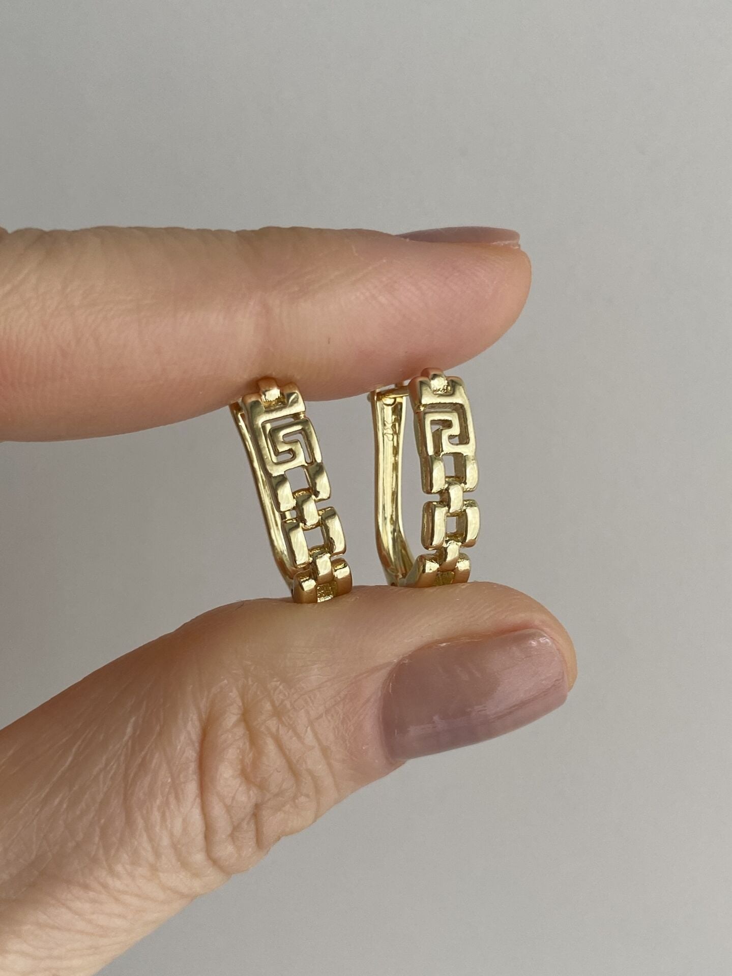 Özel Seri Kordon Detaylı Grek U Model Halka Küpe (İç boyu: 1,8cm))