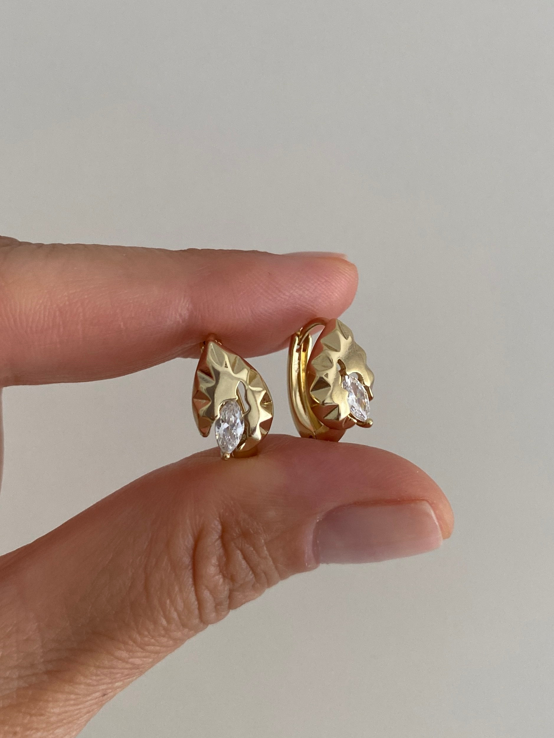 Özel Seri Lazer Kesim Minimal Oval Taşlı küpe