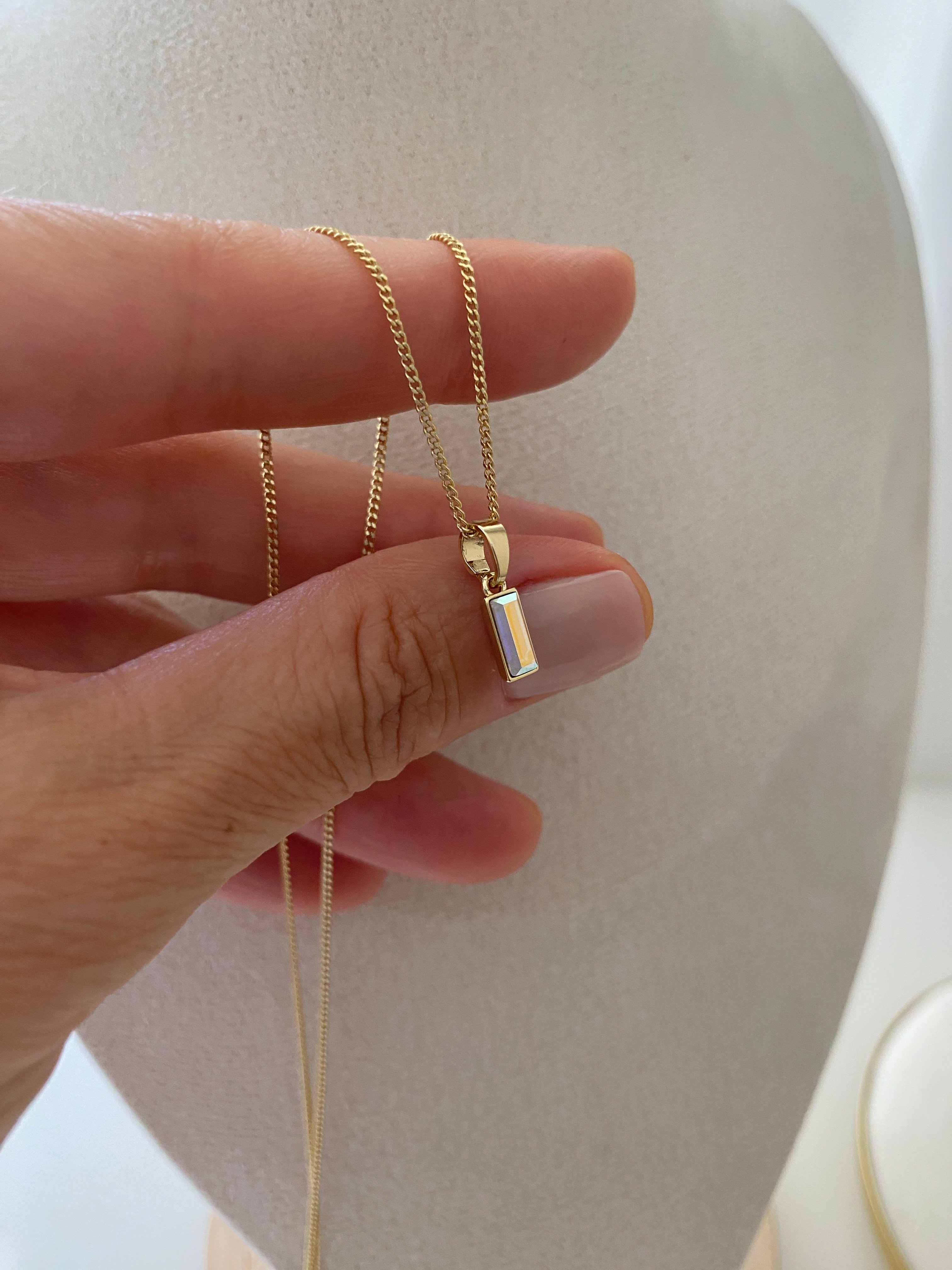 Özel Seri Minimal Dikdörtgen Swarovski Kolye