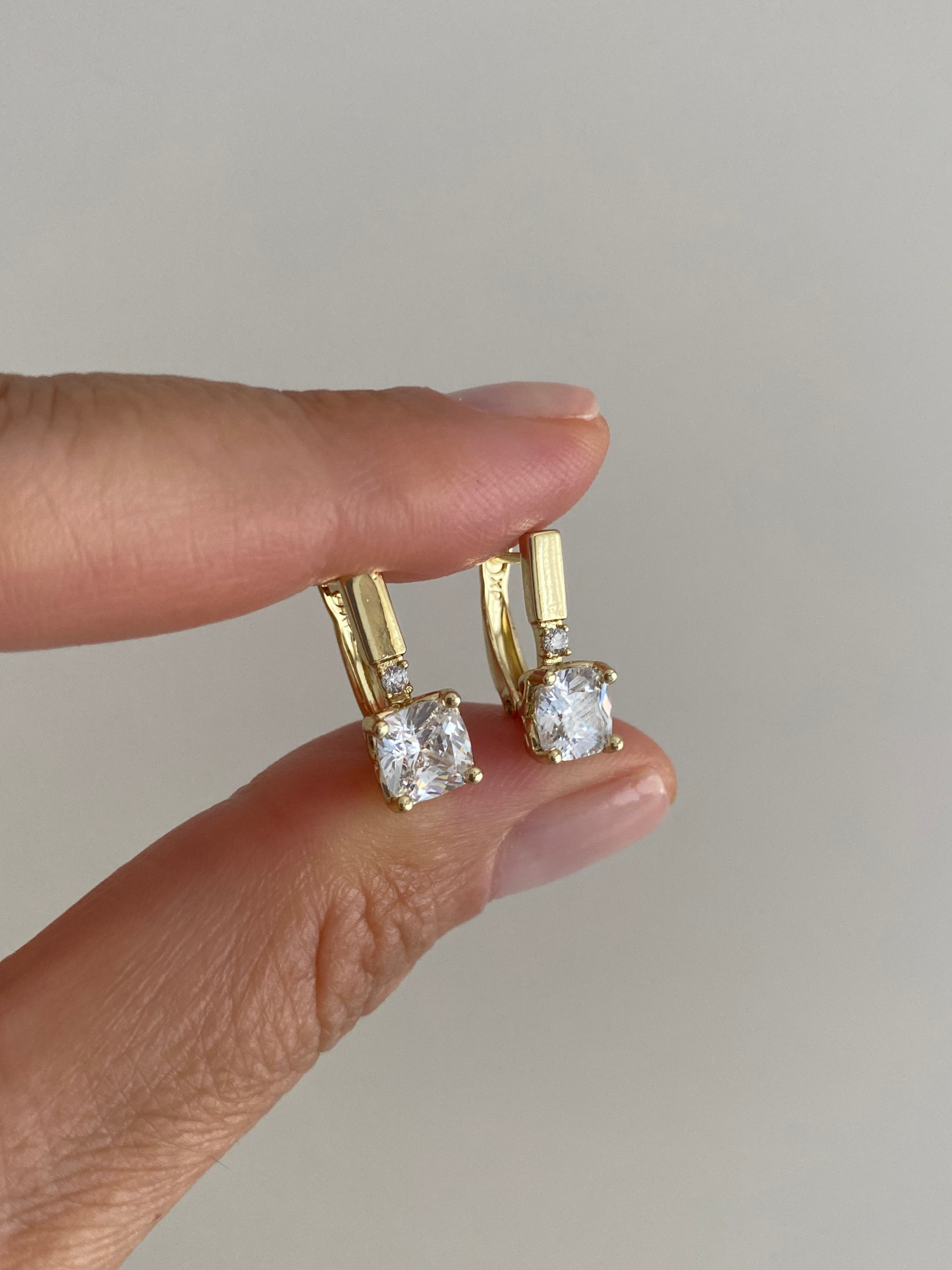 Özel Seri Swarovski Kare Taşlı Minimal Küpe