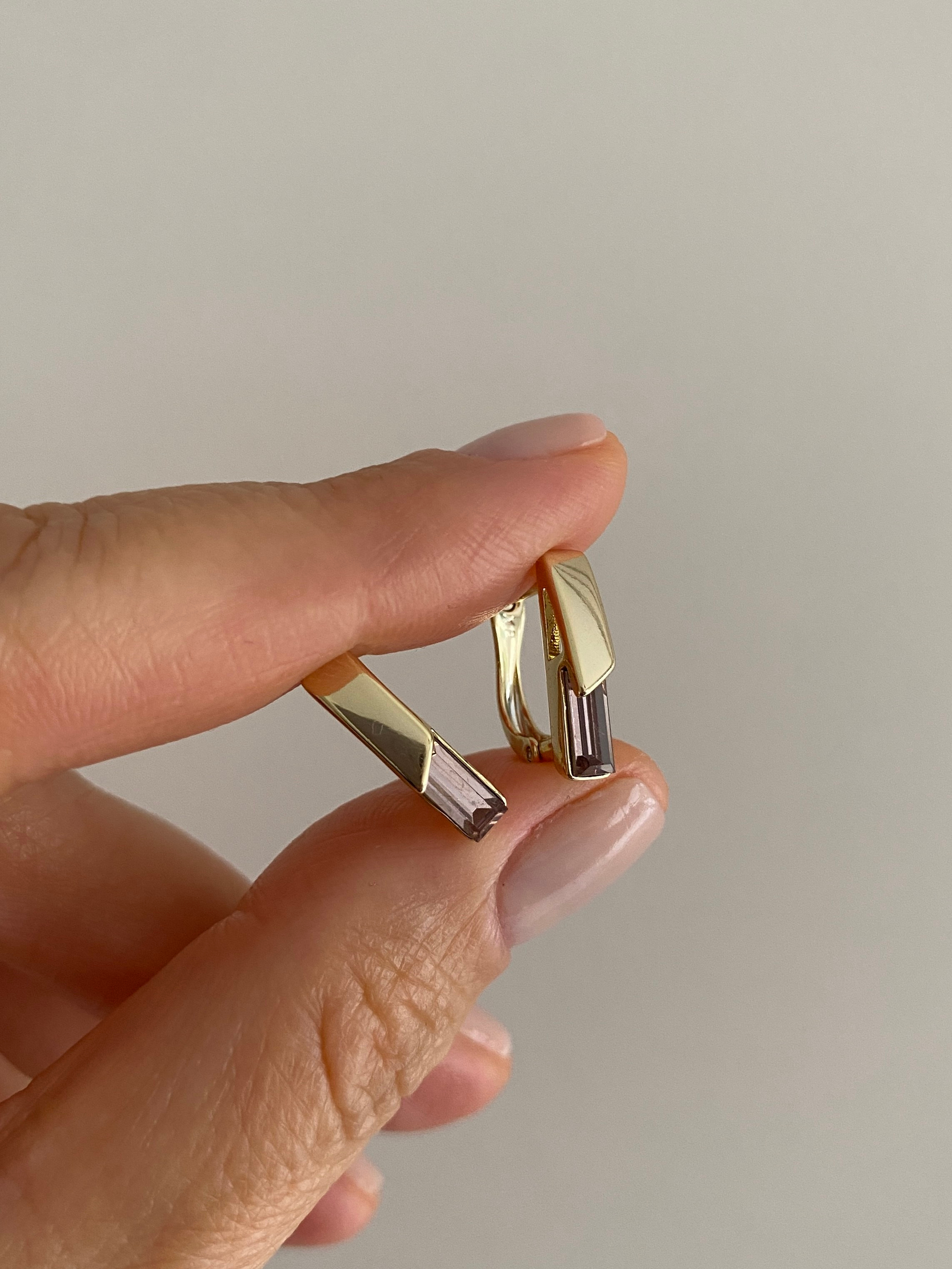 Özel Seri Swarovski Mürdüm Taşlı Sütun Halka Küpe