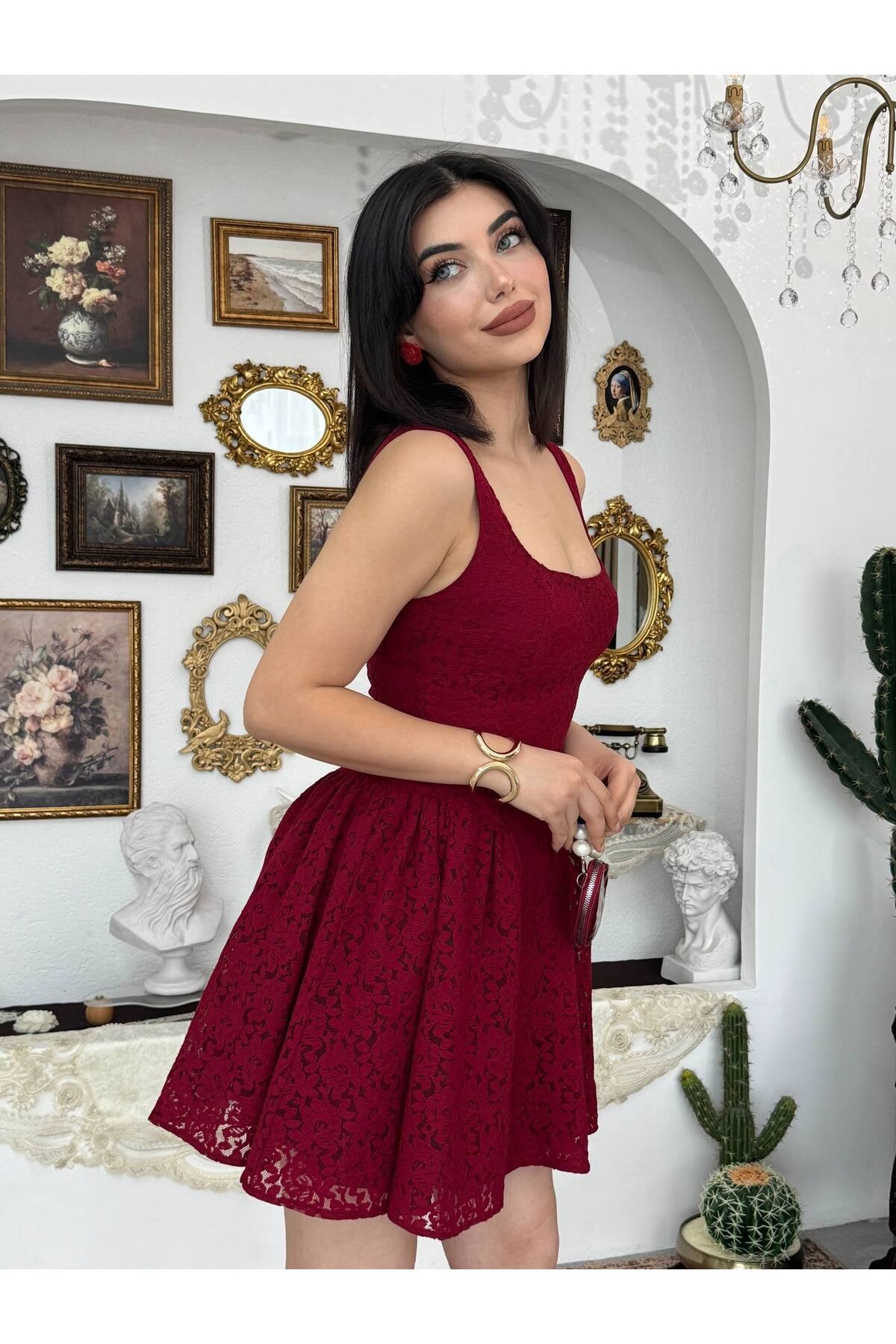 Kadın Zarif Kare Yaka Beyaz Dantel Mini Elbise
