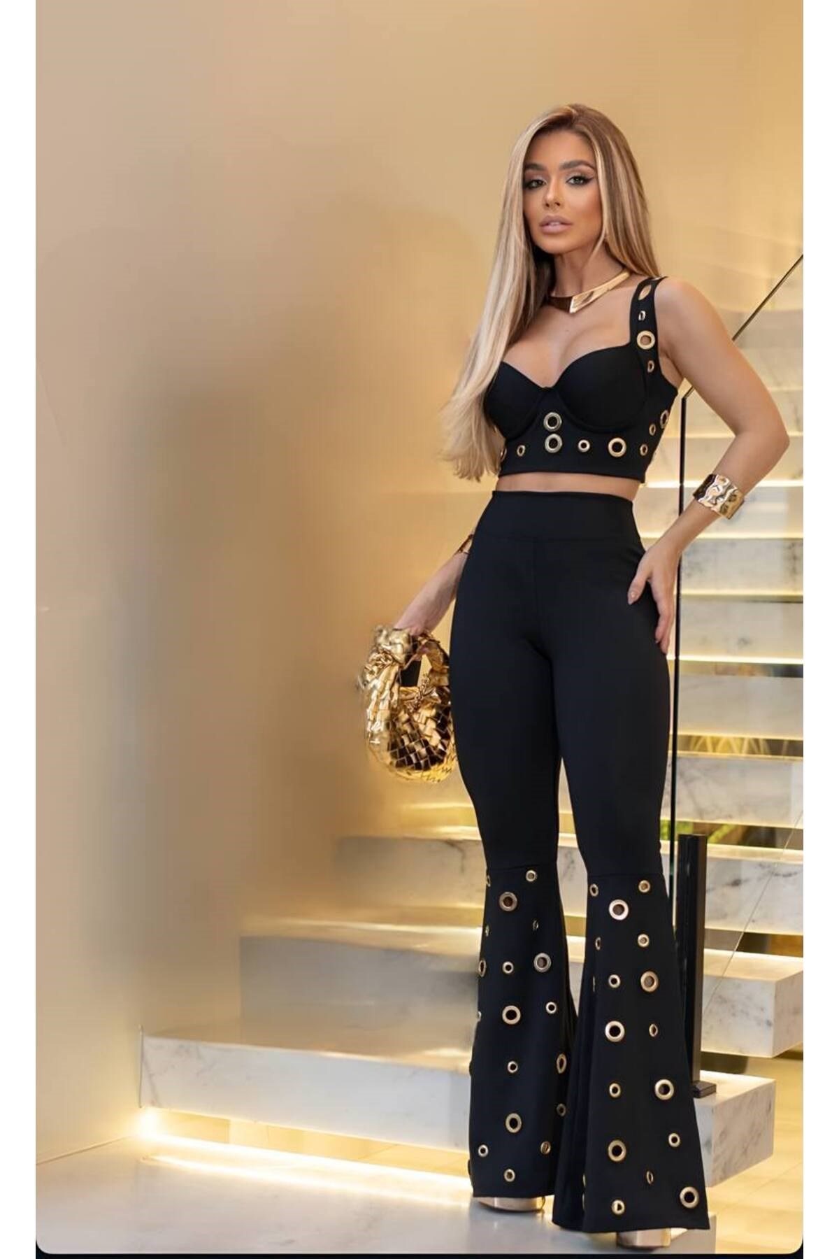 Siyah Metal Halka Detaylı Crop Üst ve İspanyol Paça Pantolon Takım