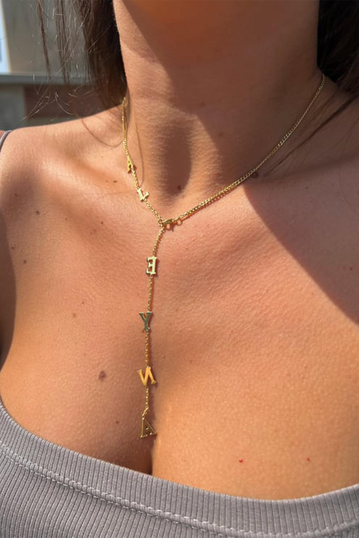 Minimalist Gold İsim Kolye