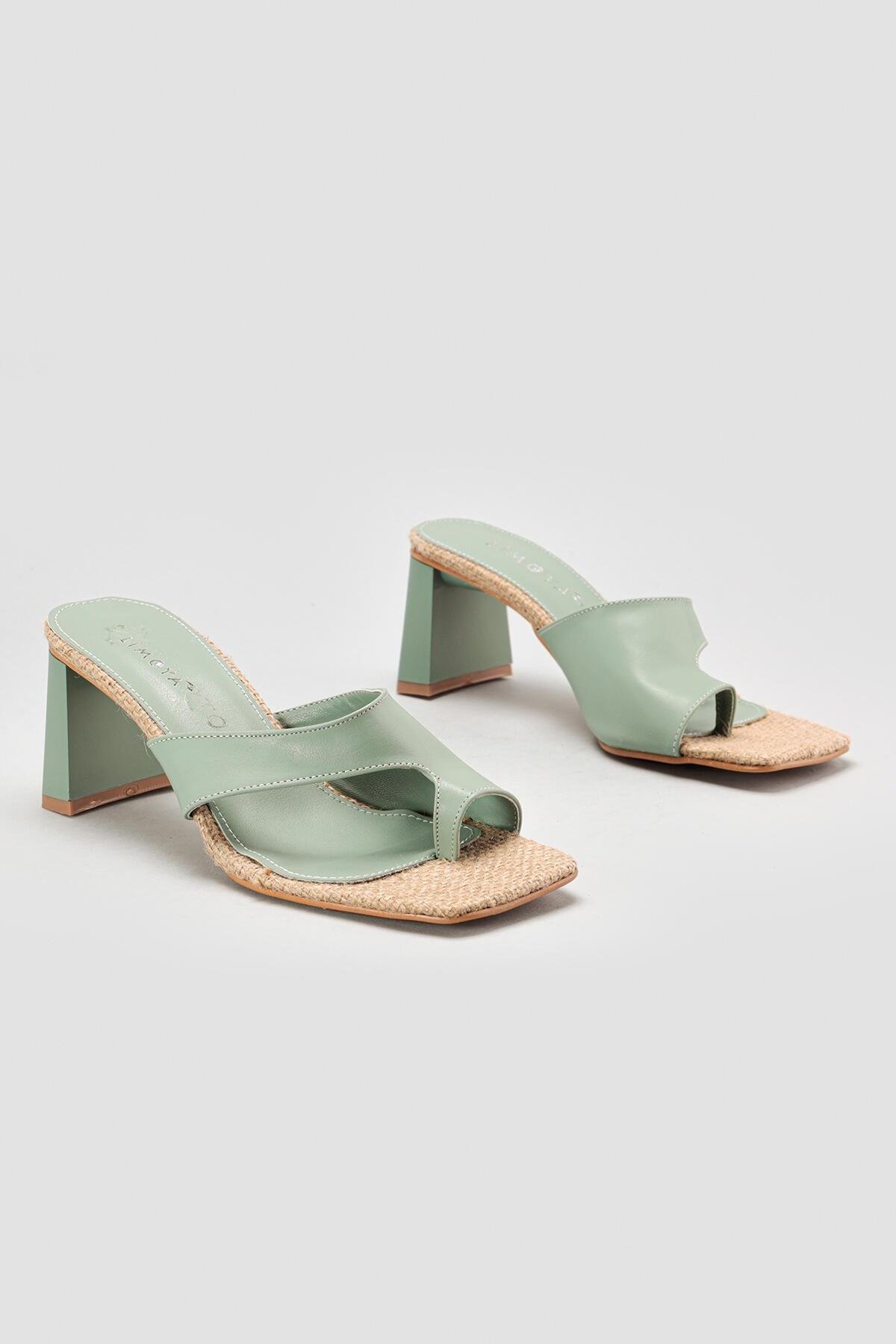 Claudette Yeşil Parmak Arası Terlik