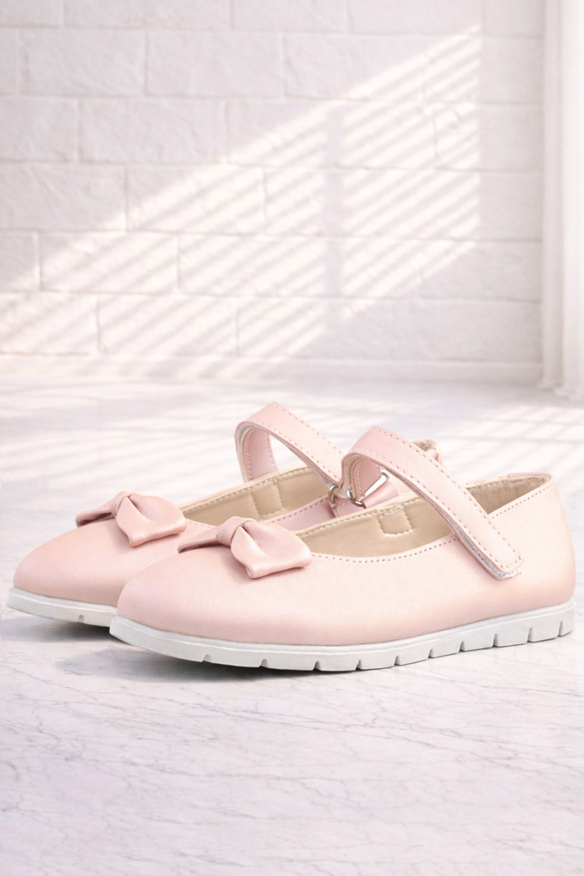 Rakerplus Powder Pink Bow and Velcro Girls' Flat Shoes