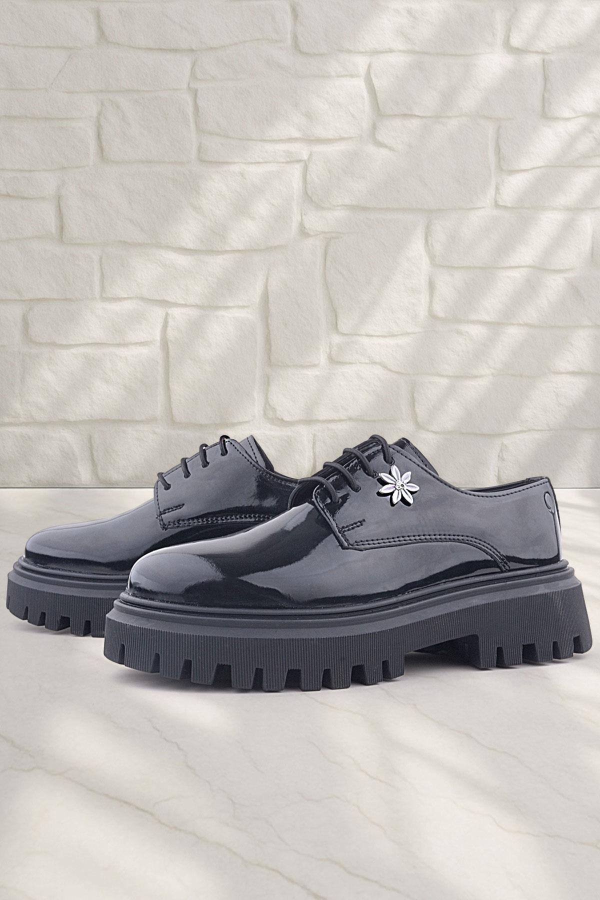 Rakerplus Siyah Rugan Bağcıklı Çiçek Detaylı Oxford Günlük Ayakkabı
