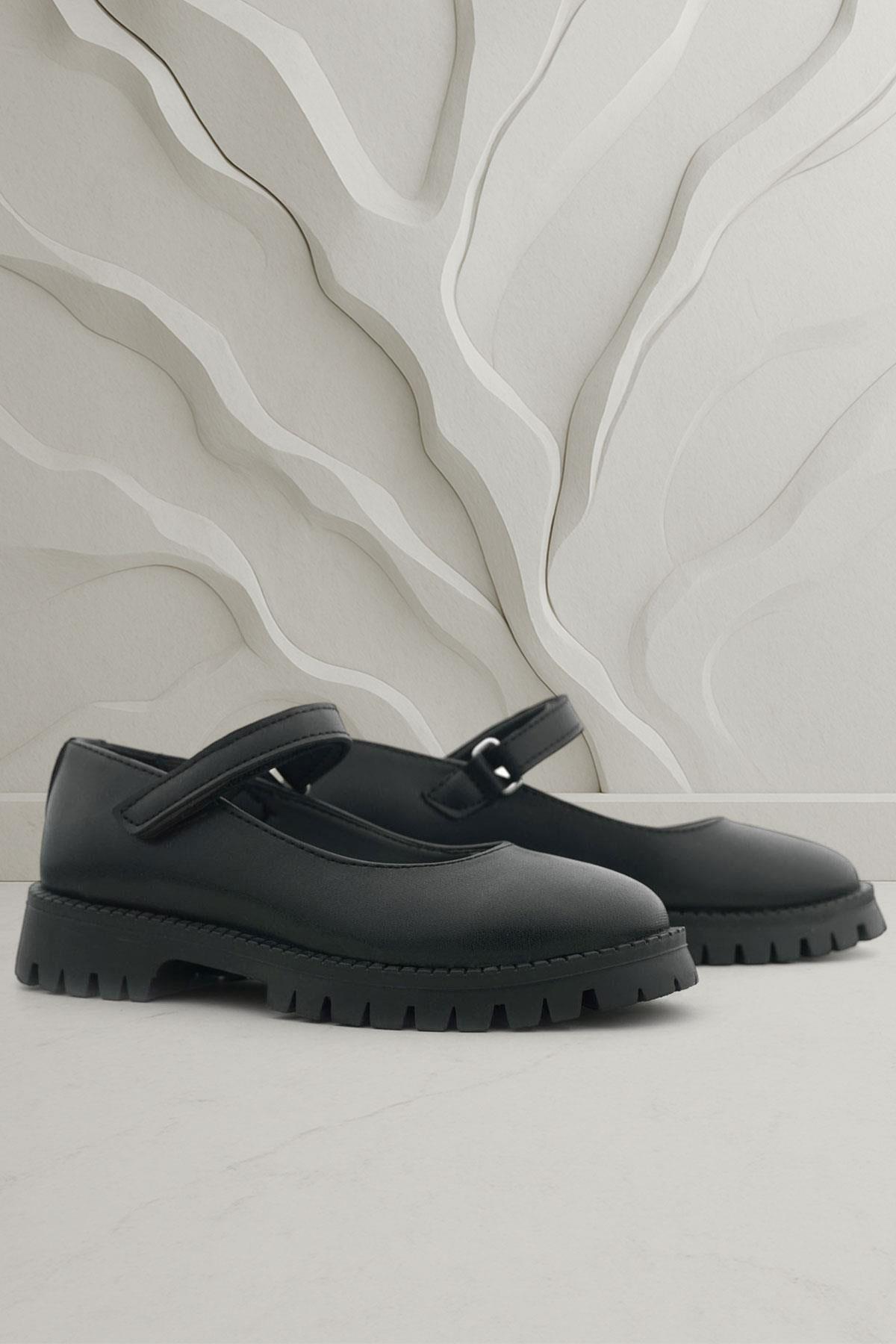 Rakerplus Siyah Mat Cırtlı Kalın Tabanlı Kız Çocuk Okul Ayakkabısı 120-SM.30