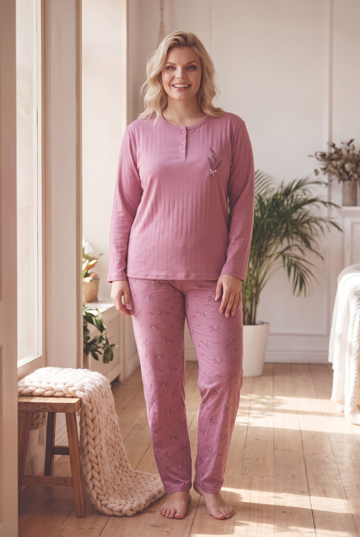 Şardonlu İnterlok Kumaş Yakası Düğmeli Kışlık Büyük Beden Kadın Pijama Takımı 2700