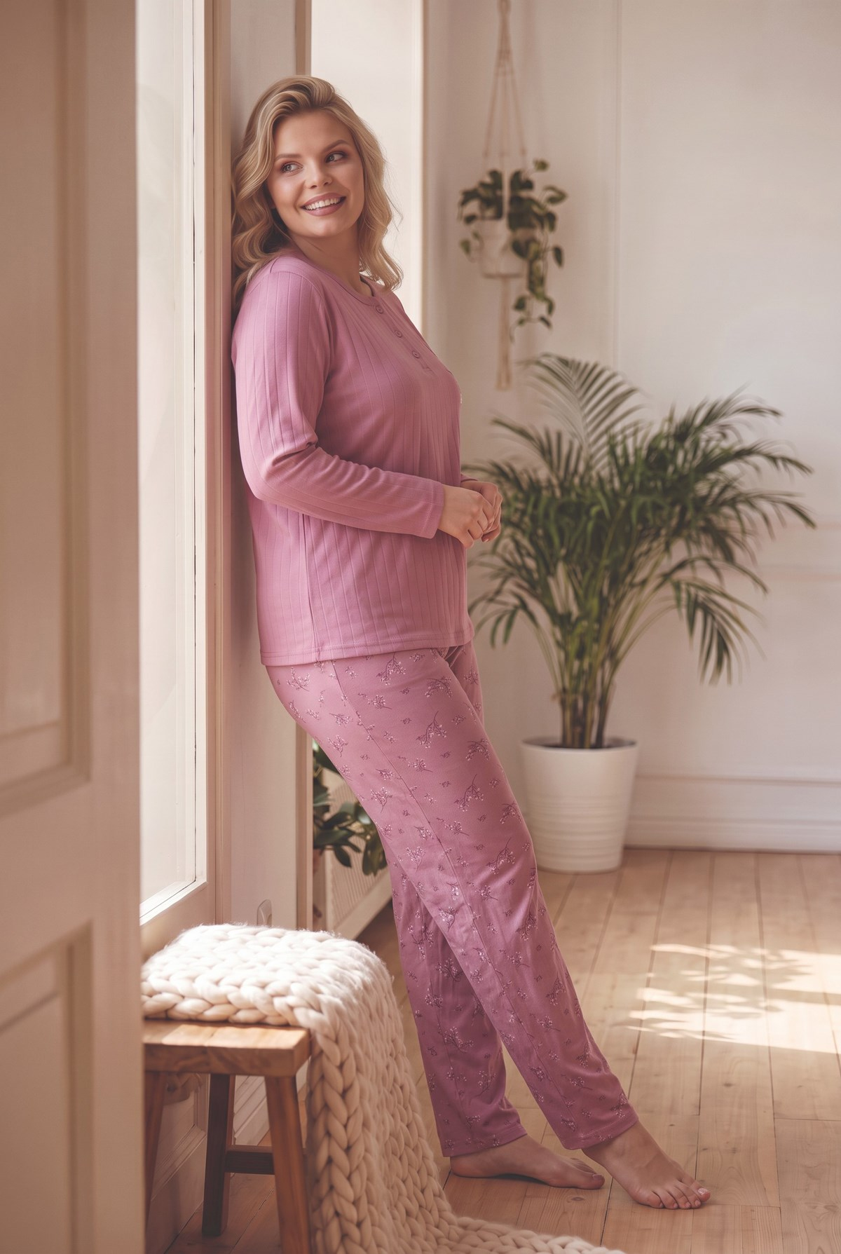 Şardonlu İnterlok Kumaş Yakası Düğmeli Kışlık Büyük Beden Kadın Pijama Takımı 2700
