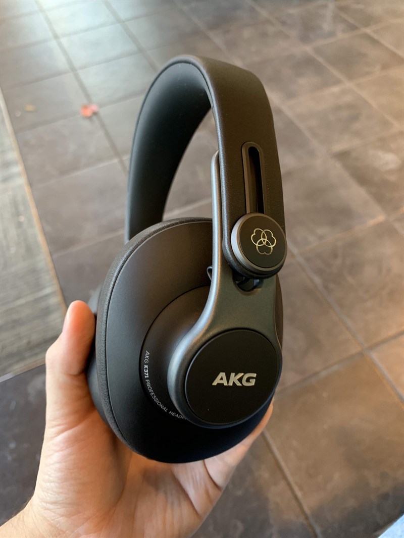 Akg K371 Over-ear, Closed-Back, Foldable Studio Headphones