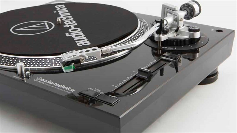 Audio Technica AT-LP120-USB AT-LP120-USB Direct-Drive Professional Turntable (USB & Analog)